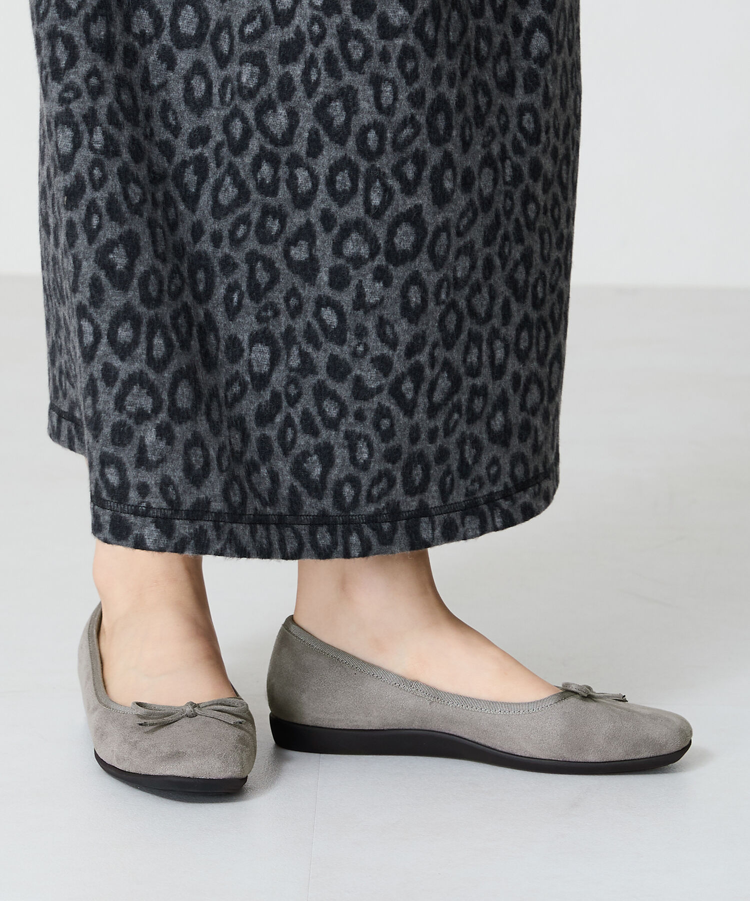 ORiental TRaffic「【WEB限定】 スクエアトゥ バレエシューズ /R-4009 フラット 軽い  厚手クッション」|パンプス|