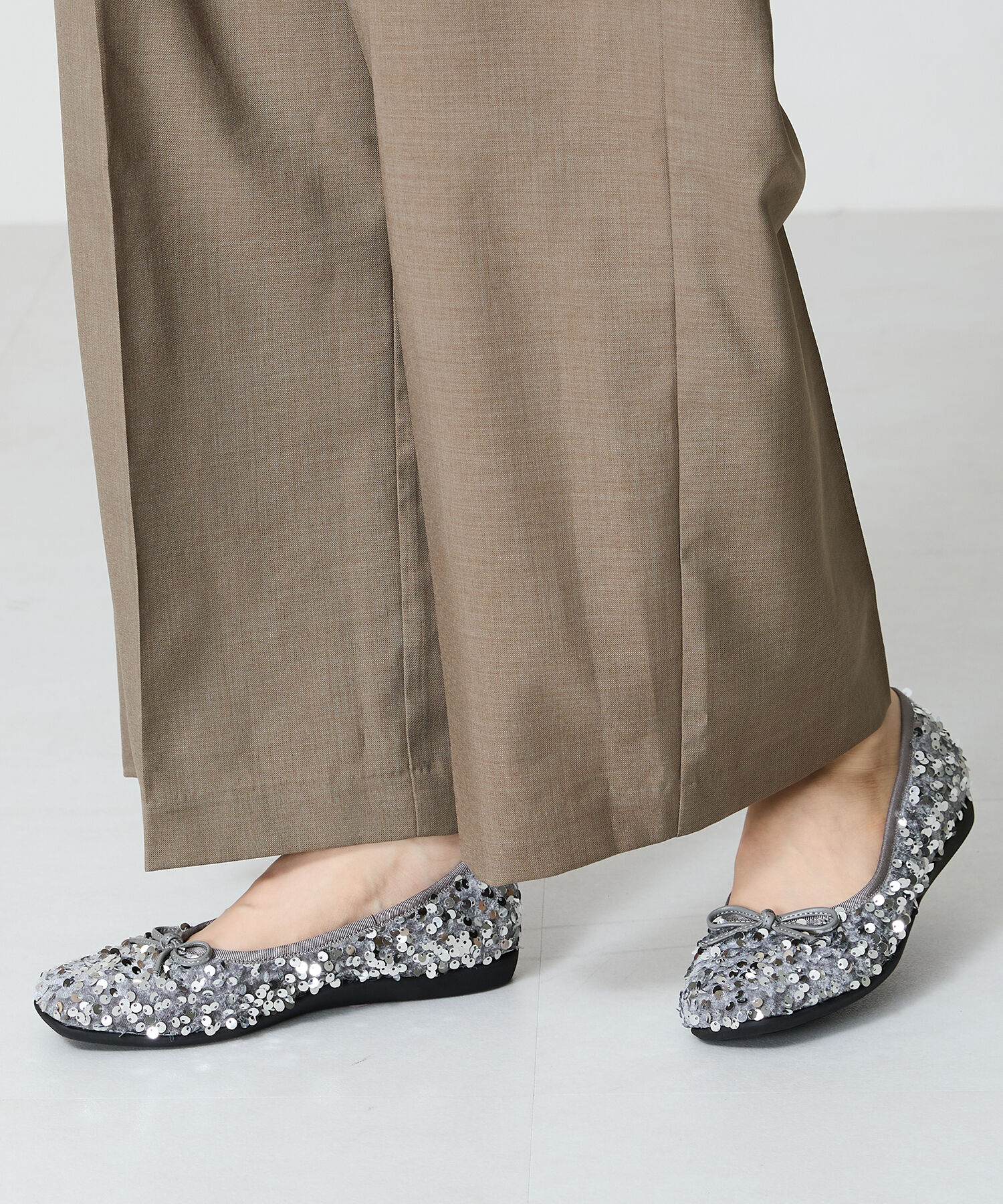 ORiental TRaffic「【跳べるパンプス/シリーズ累計１５０万足突破】スパンコール スクエアトゥ バレエシューズ R-3216」|パンプス|