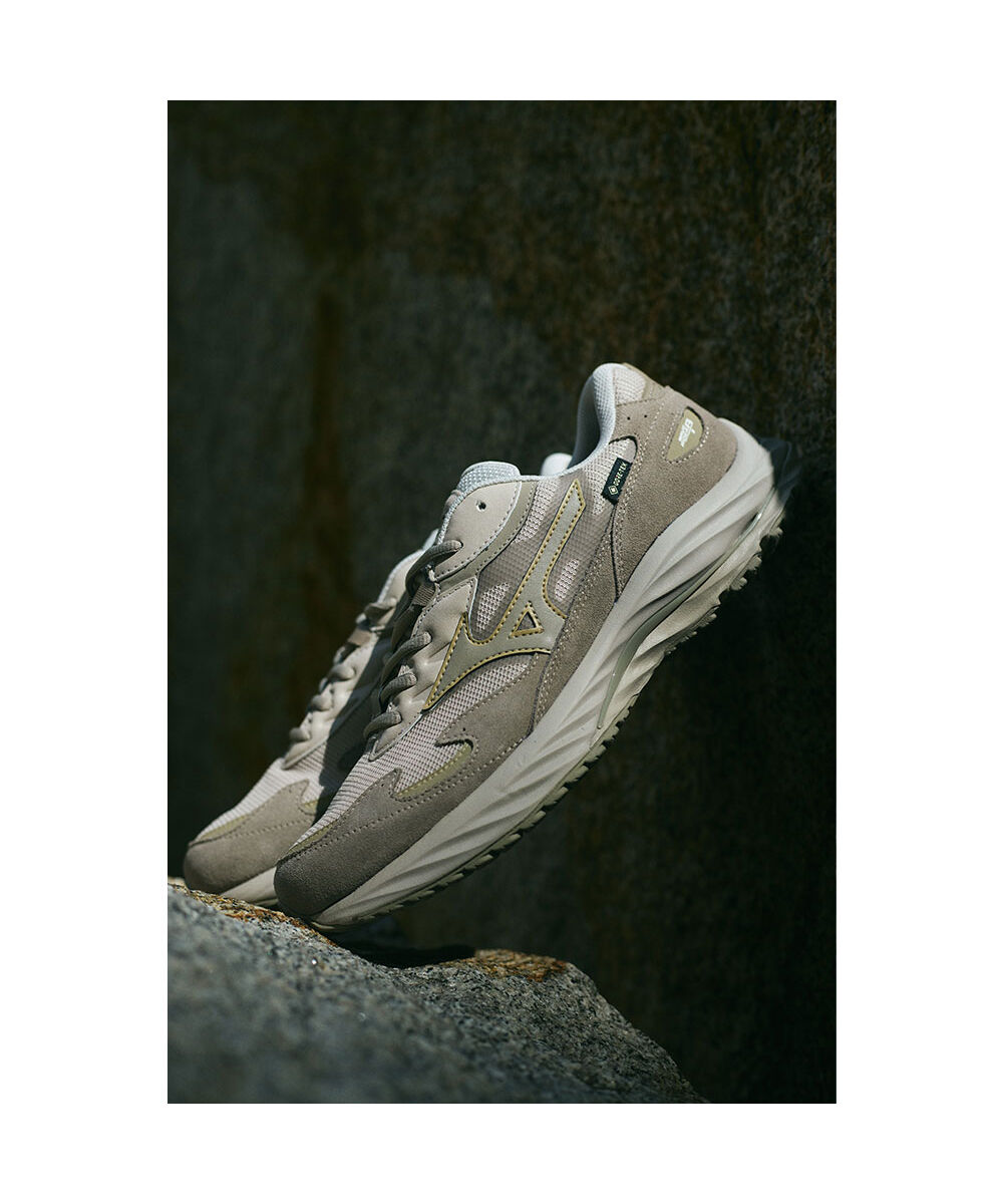 MIZUNO「WAVE RIDER &beta; GTX(ゴアテックス／防水)」|スニーカー|