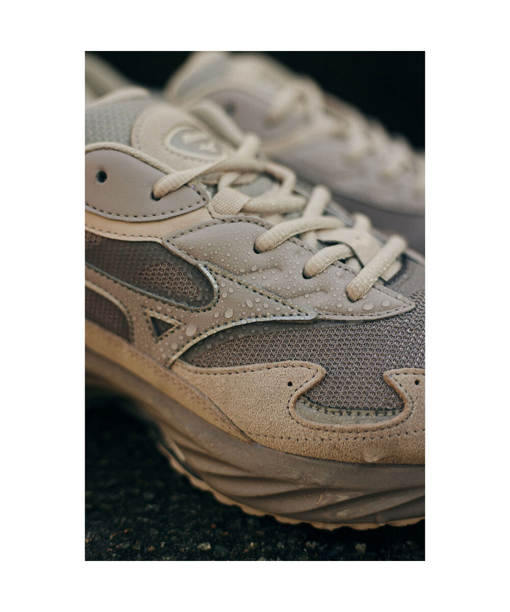 MIZUNO「WAVE RIDER &beta; GTX(ゴアテックス／防水)」|スニーカー|