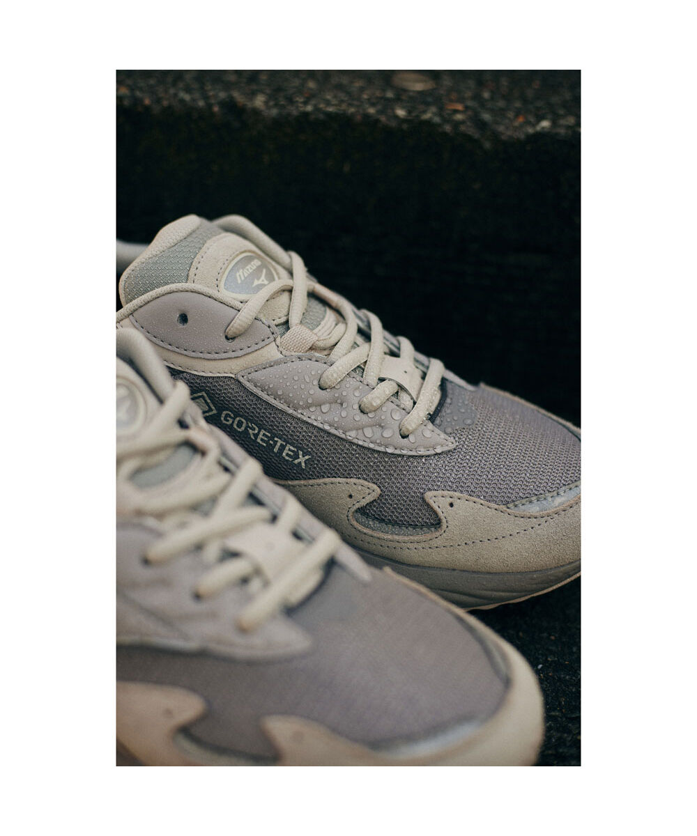 MIZUNO「WAVE RIDER &beta; GTX(ゴアテックス／防水)」|スニーカー|