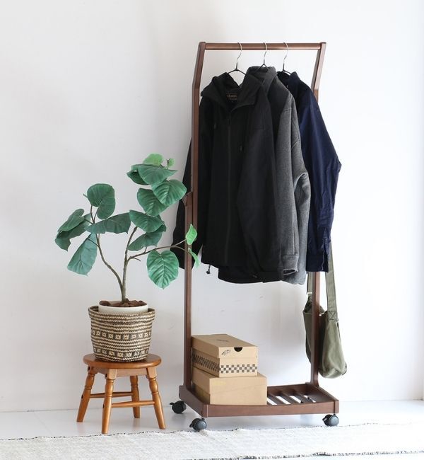 B-COMPANY「高さ調節可能　finハンガーラック」|トイレタリー・ランドリーグッズ|