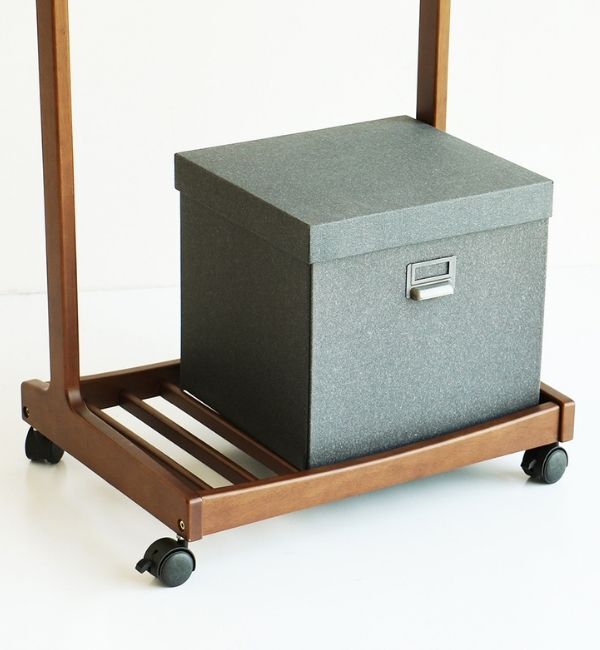 B-COMPANY「高さ調節可能　finハンガーラック」|トイレタリー・ランドリーグッズ|