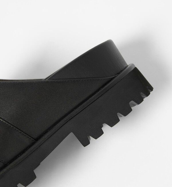 ODETTE E ODILE「ボリュームソールベルトサボ フラット30」|スリッポン|