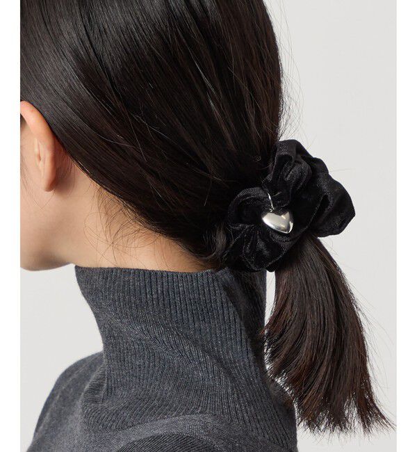 EMMEL REFINES「＜EMMEL REFINES＞EM ハートチャーム ベロアシュシュ」|ヘアゴム・シュシュ|