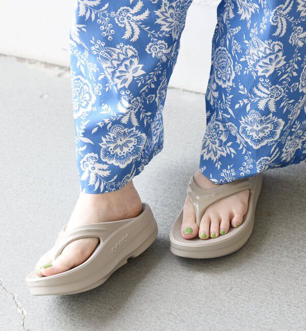 SHIPS any「OOFOS: OOMEGA ウーメガ トング サンダル」|サンダル|