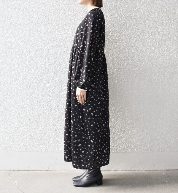 SHIPS any「《予約》SHIPS any:〈洗濯機可能〉フラワー プリント ウエストギャザー Vネック ワンピース」|ワンピース|