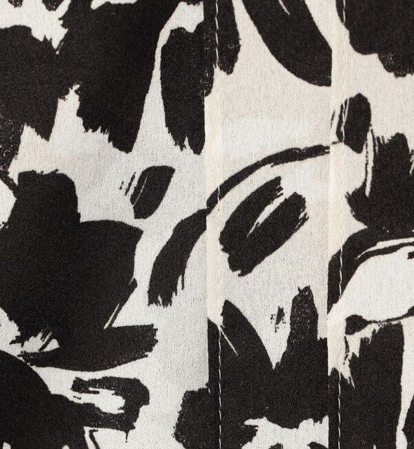 Ballsey「モノクロームフラワープリント ピンタックフレンチスリーブブラウス」|シャツ・ブラウス|