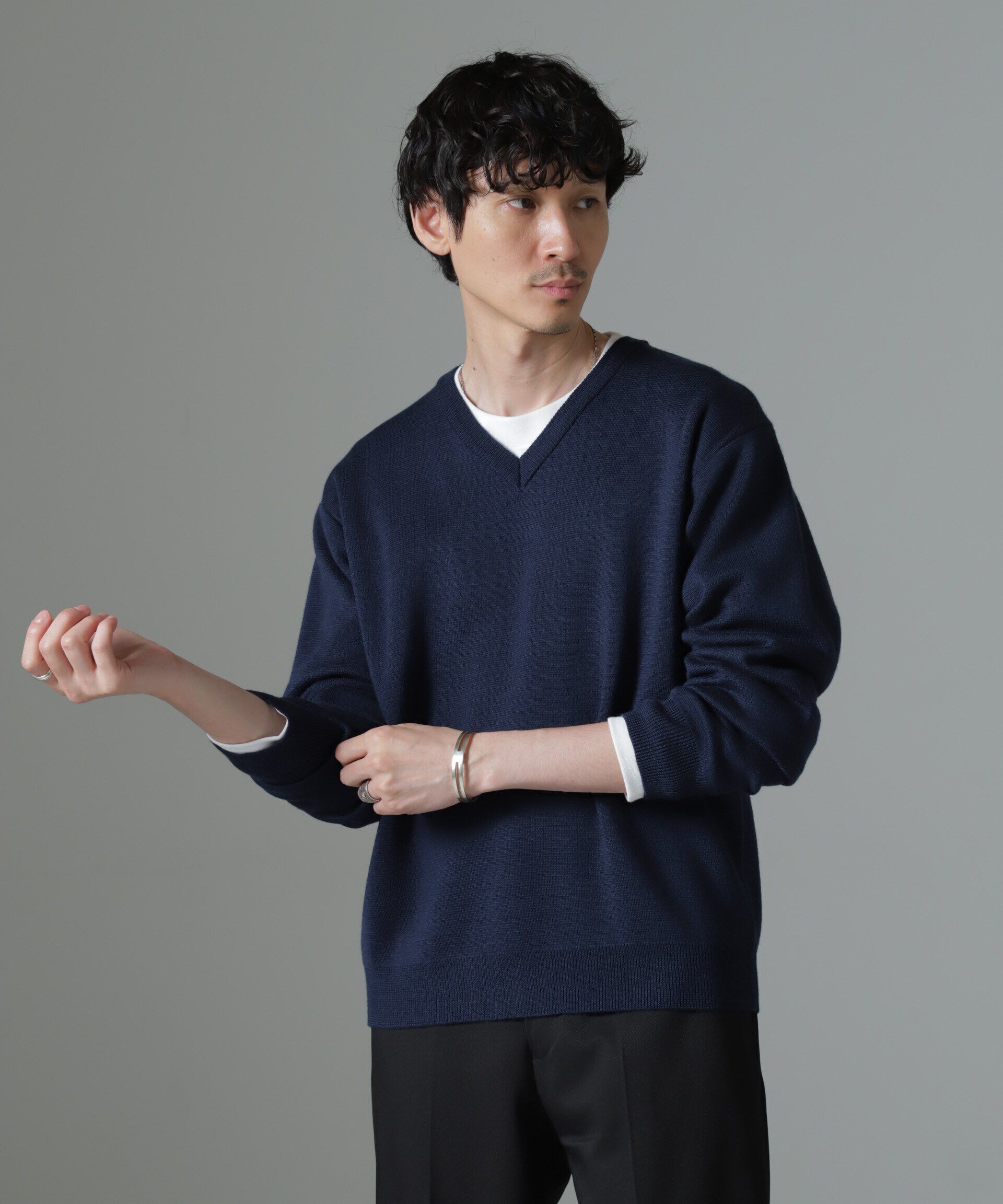 nano･universe「タスマニアミックス ミラノリブリラックスＶネックニット」|ニット・セーター|ネイビー