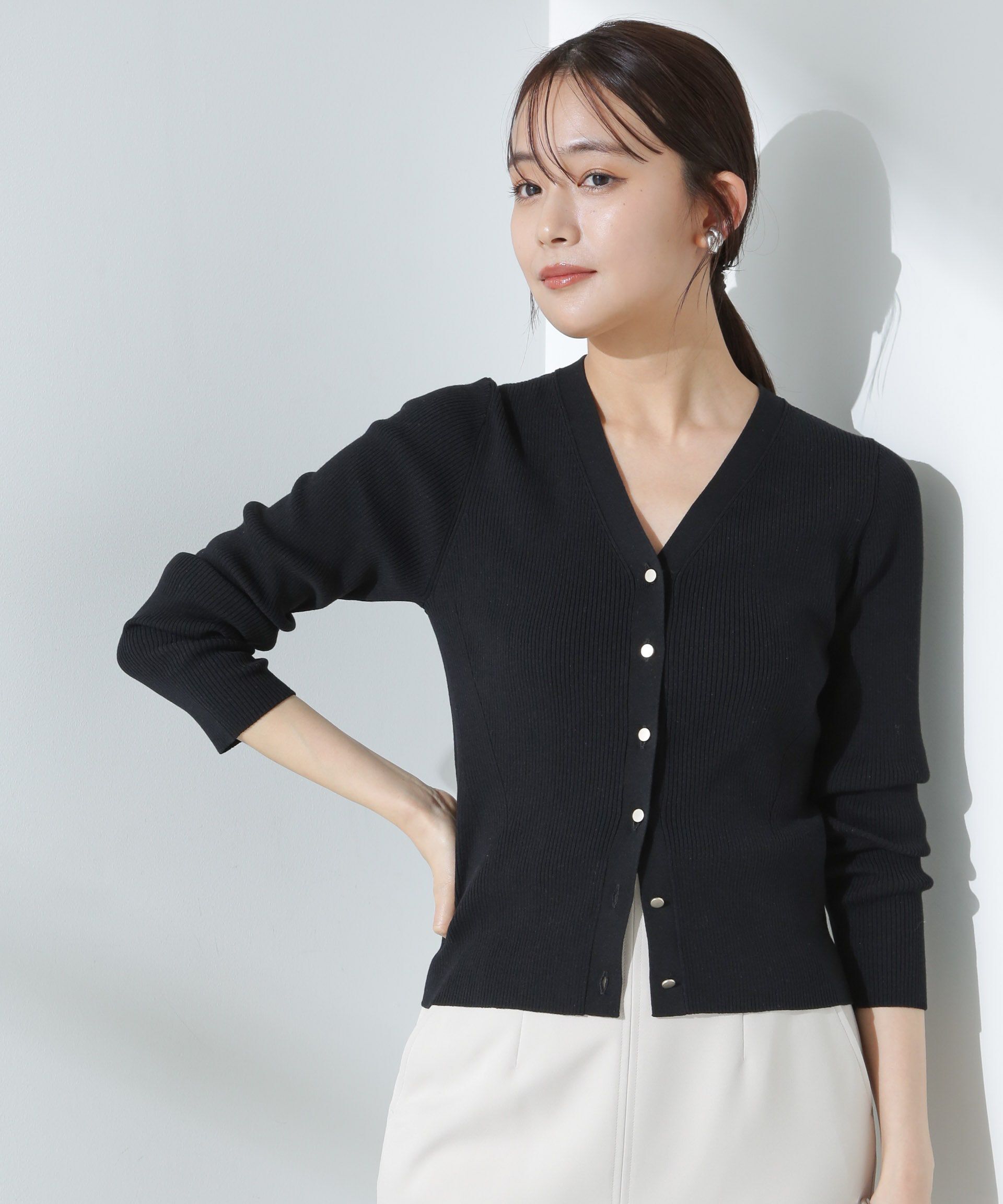 nano･universe「ウォッシャブルハイツイストVネックリブカーディガン」|ニット・セーター|ブラック