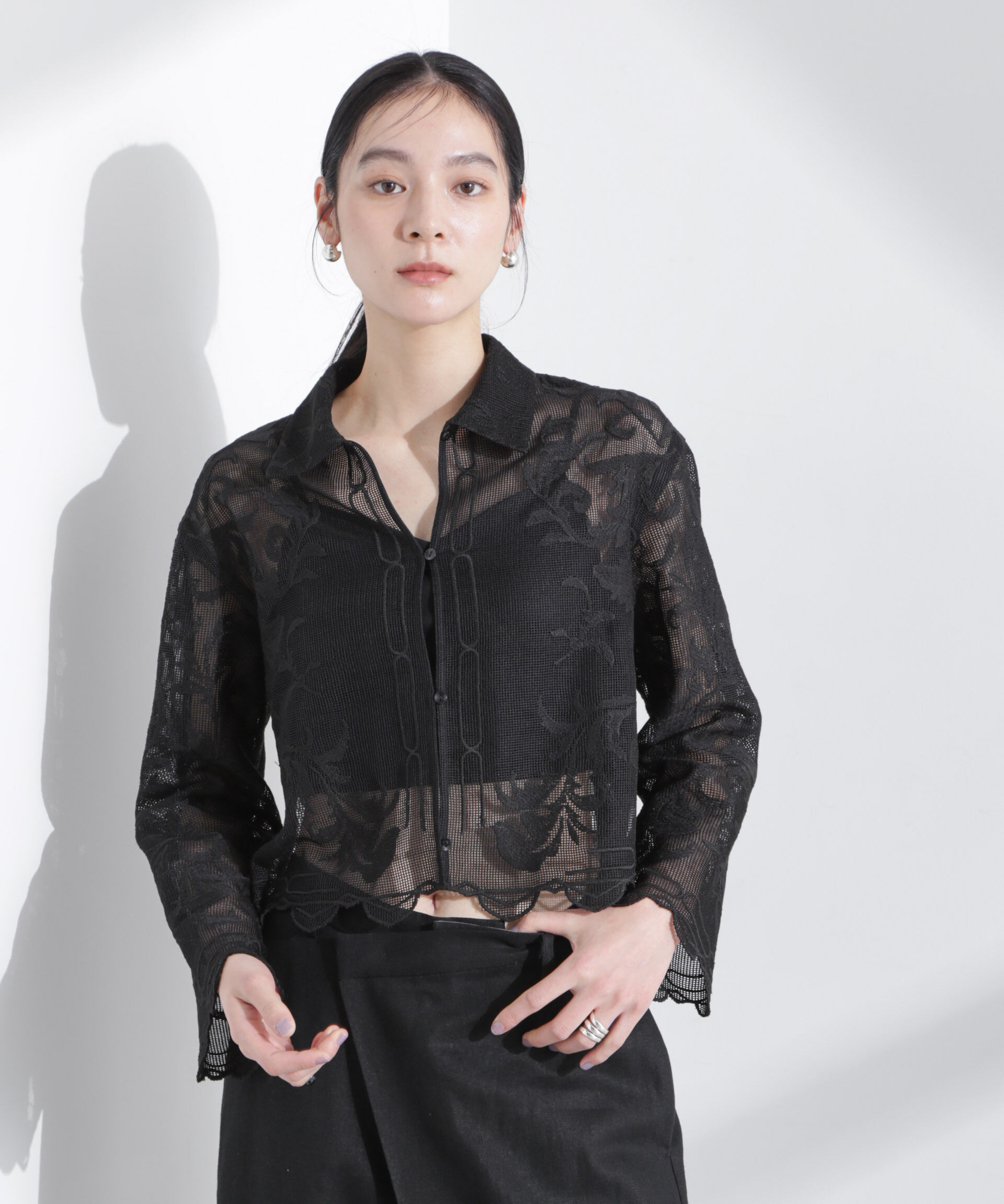 nano･universe「モチーフ刺繍レースシャツ」|シャツ・ブラウス|ブラック