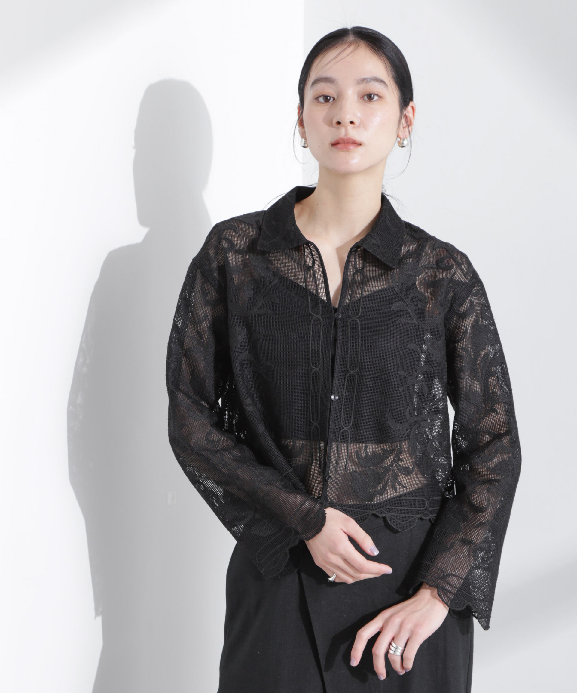 nano･universe「モチーフ刺繍レースシャツ」|シャツ・ブラウス|