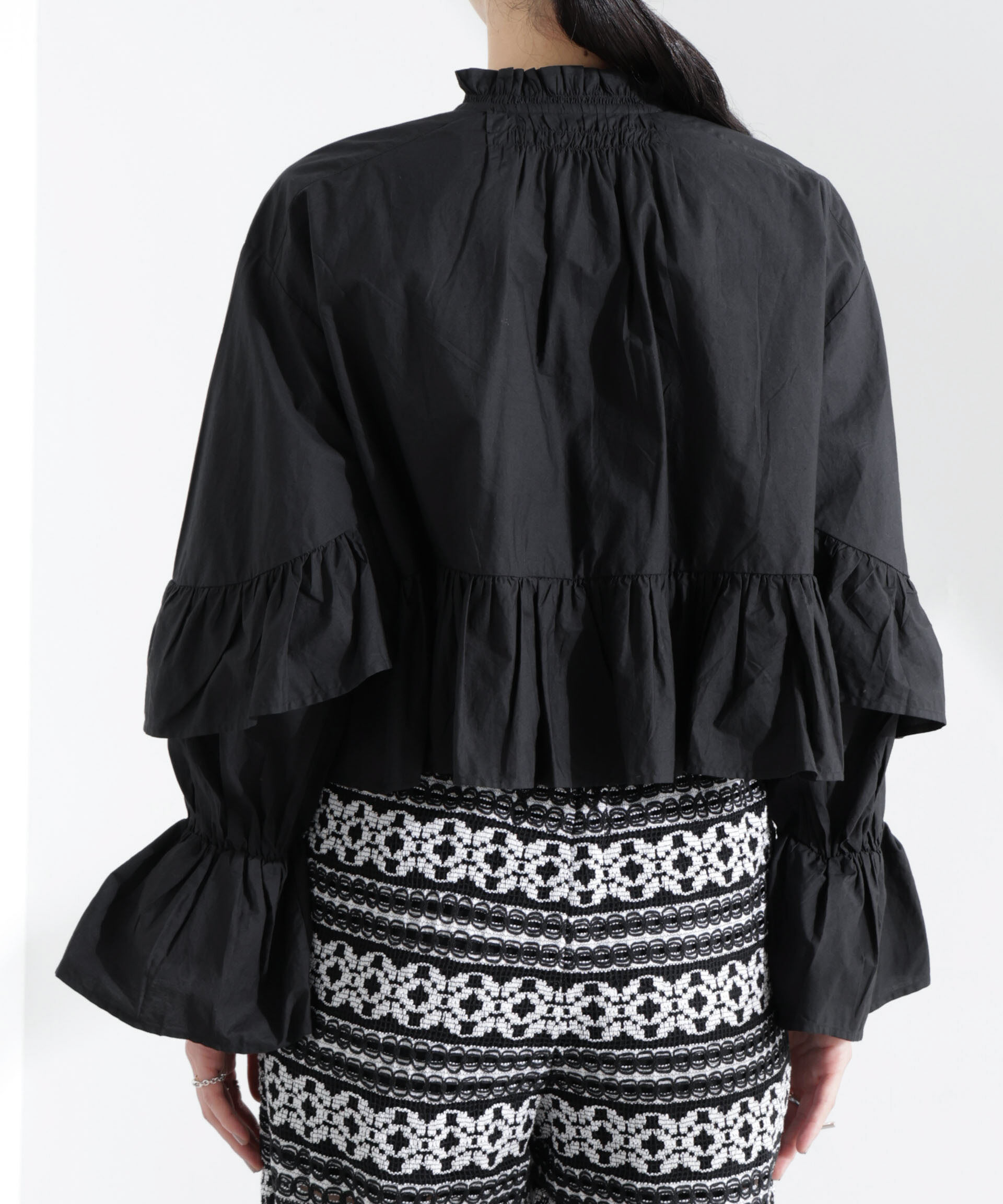 nano･universe「Sara mallika/COTTON VOLUMEFRILL SHORTBLOUSE」|シャツ・ブラウス|