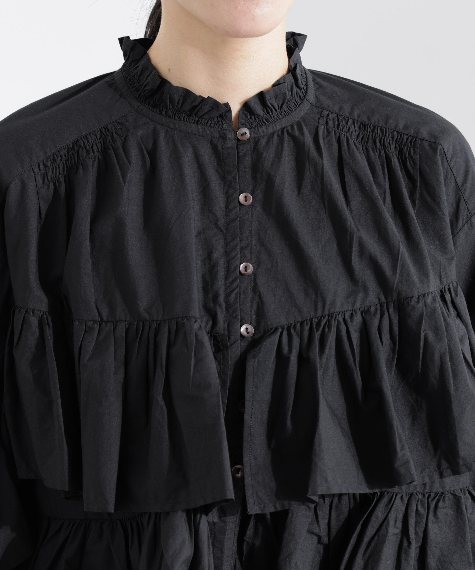 nano･universe「Sara mallika/COTTON VOLUMEFRILL SHORTBLOUSE」|シャツ・ブラウス|