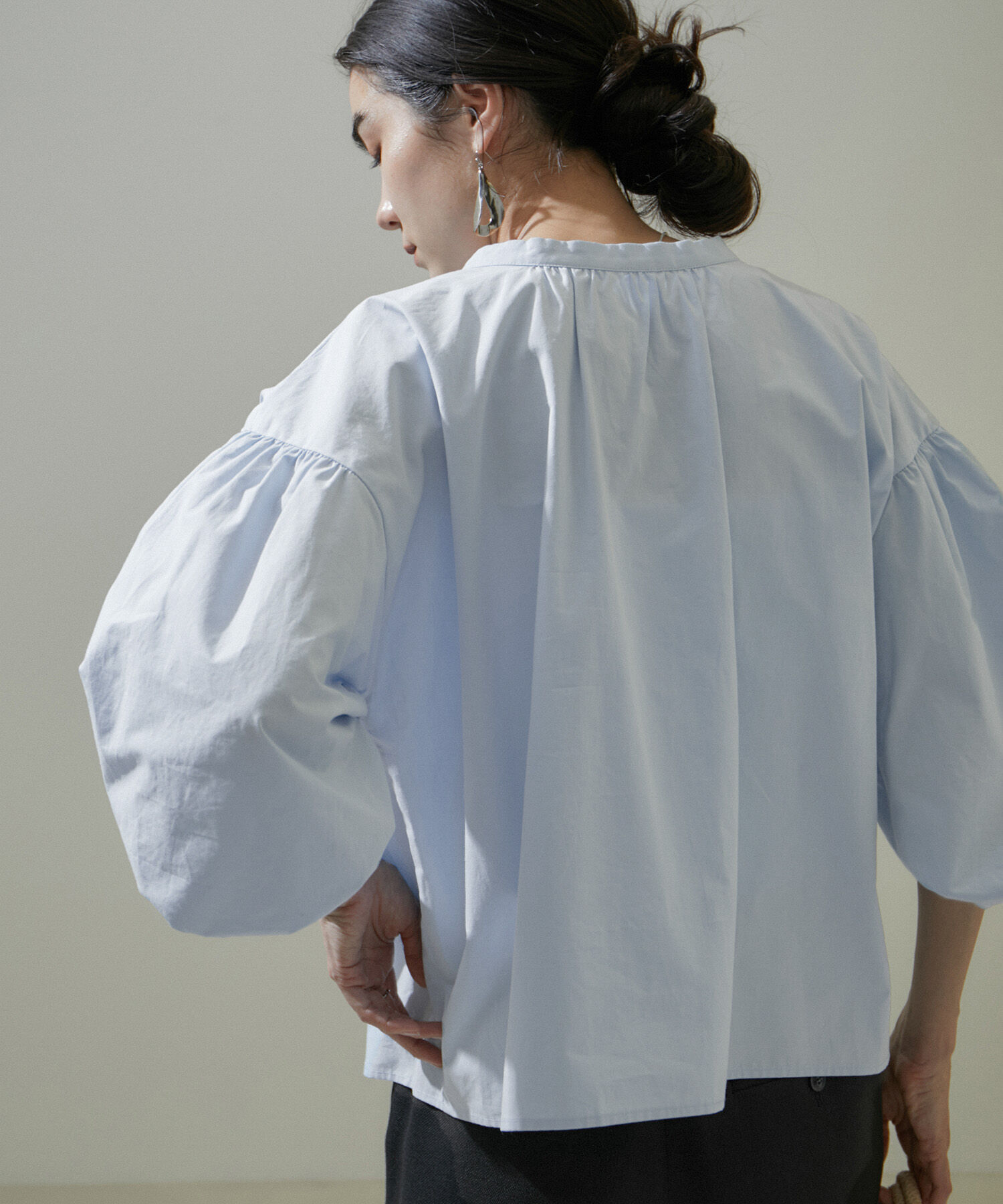 SALON adam et rope'「【WEB限定】バルーンスリーブスキッパーブラウス/24SS」|シャツ・ブラウス|