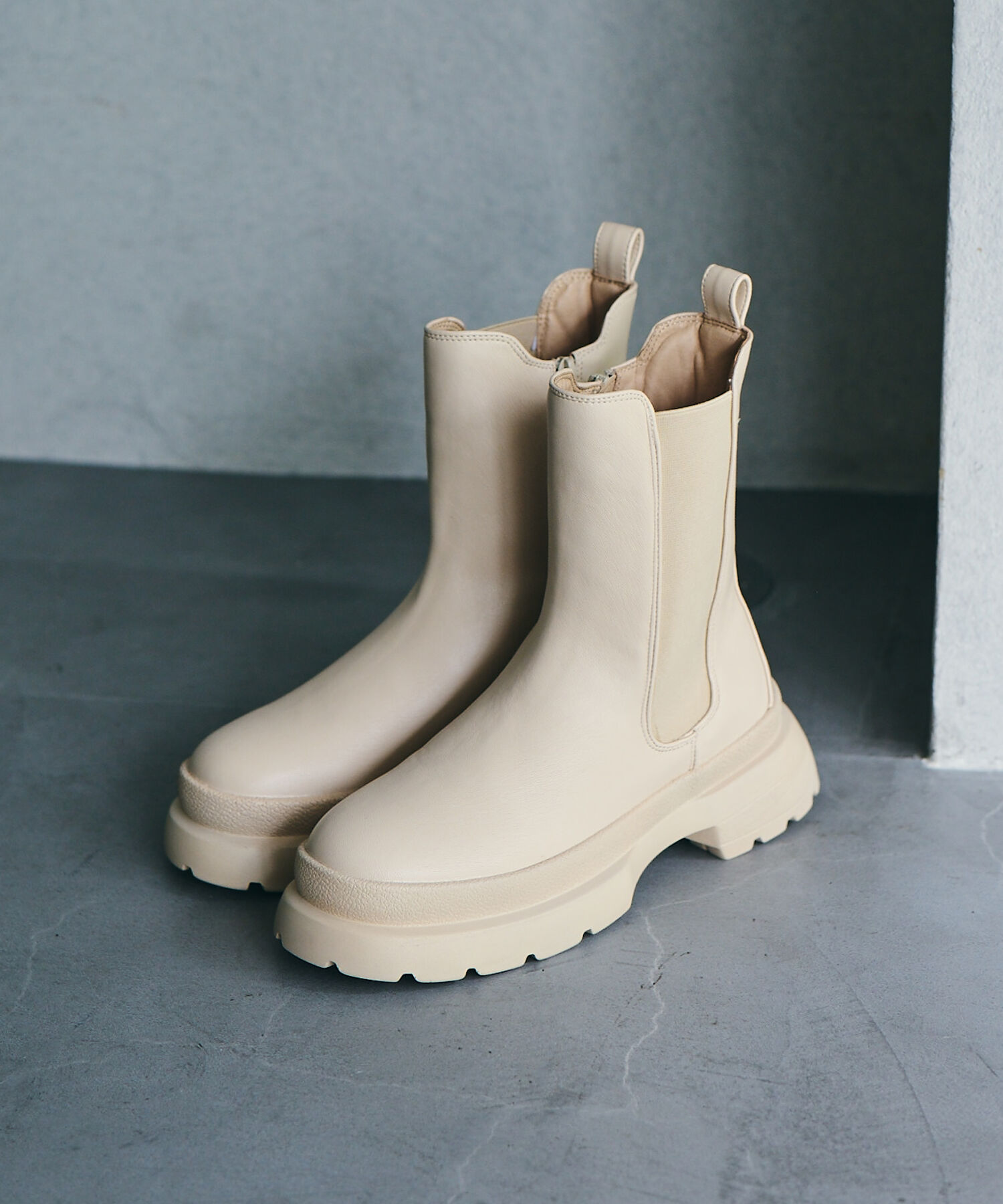 Juze「【新色追加】【軽量】やわらかな履き心地。トラックソールサイドゴアブーツ」|その他|オフホワイト(15)