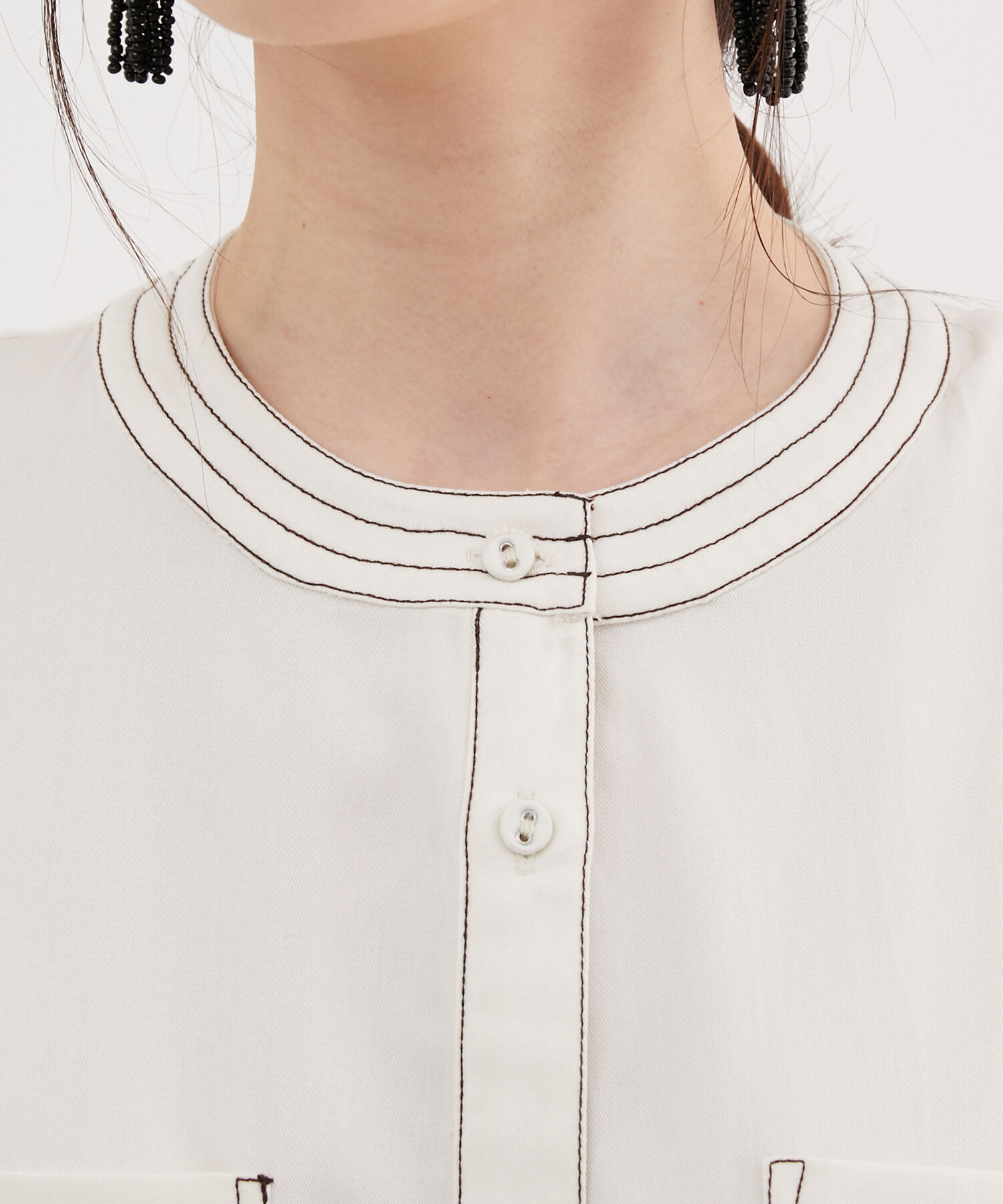 vis-a-vis「ステッチ入りノースリーブブラウス」|シャツ・ブラウス|