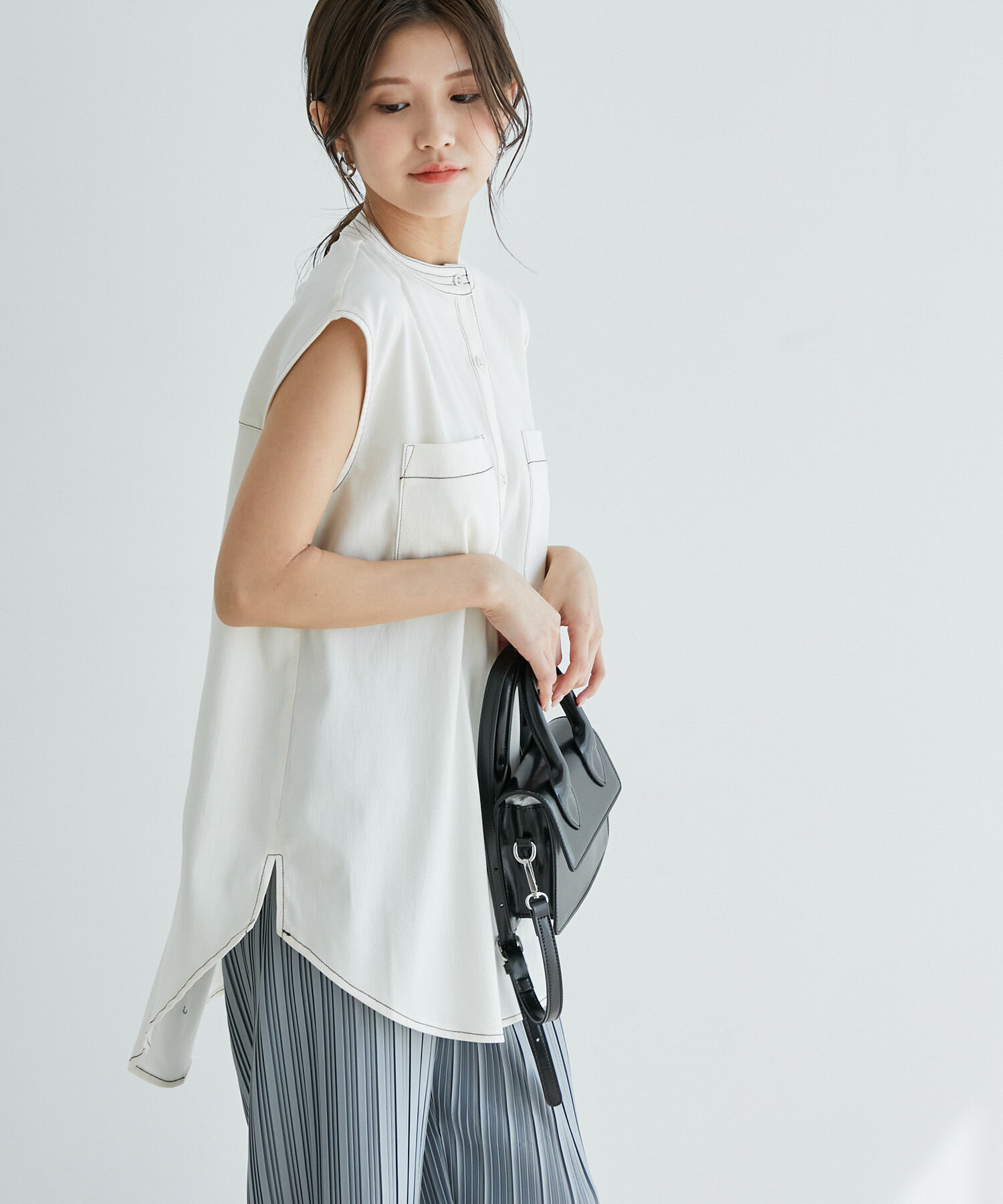 vis-a-vis「ステッチ入りノースリーブブラウス」|シャツ・ブラウス|