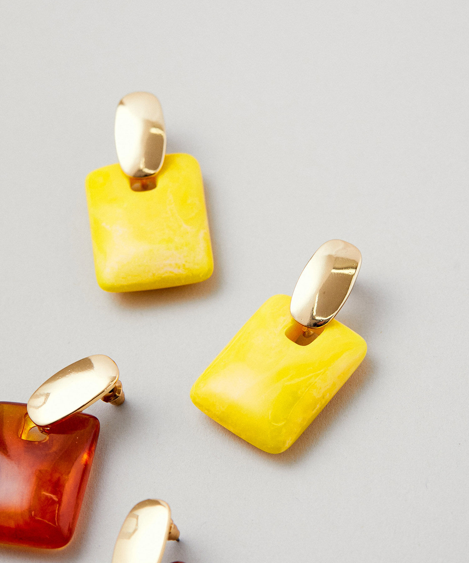 VIS「スクエアカラーアクリルピアス」|ピアス|イエロー(80)