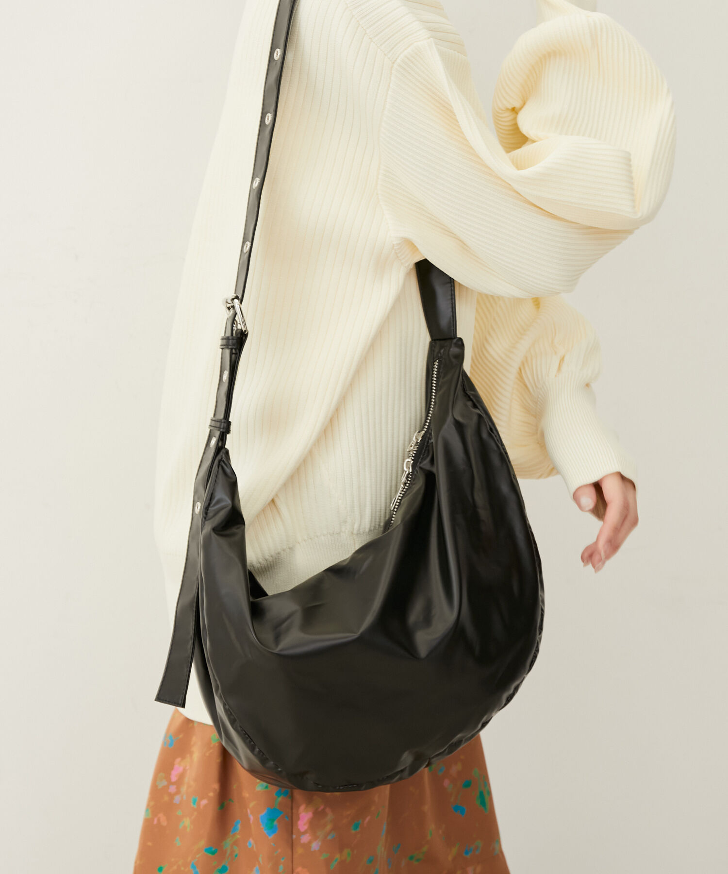 VIS「シャイニードロストポケットショルダーバッグ」|ショルダー・メッセンジャー|