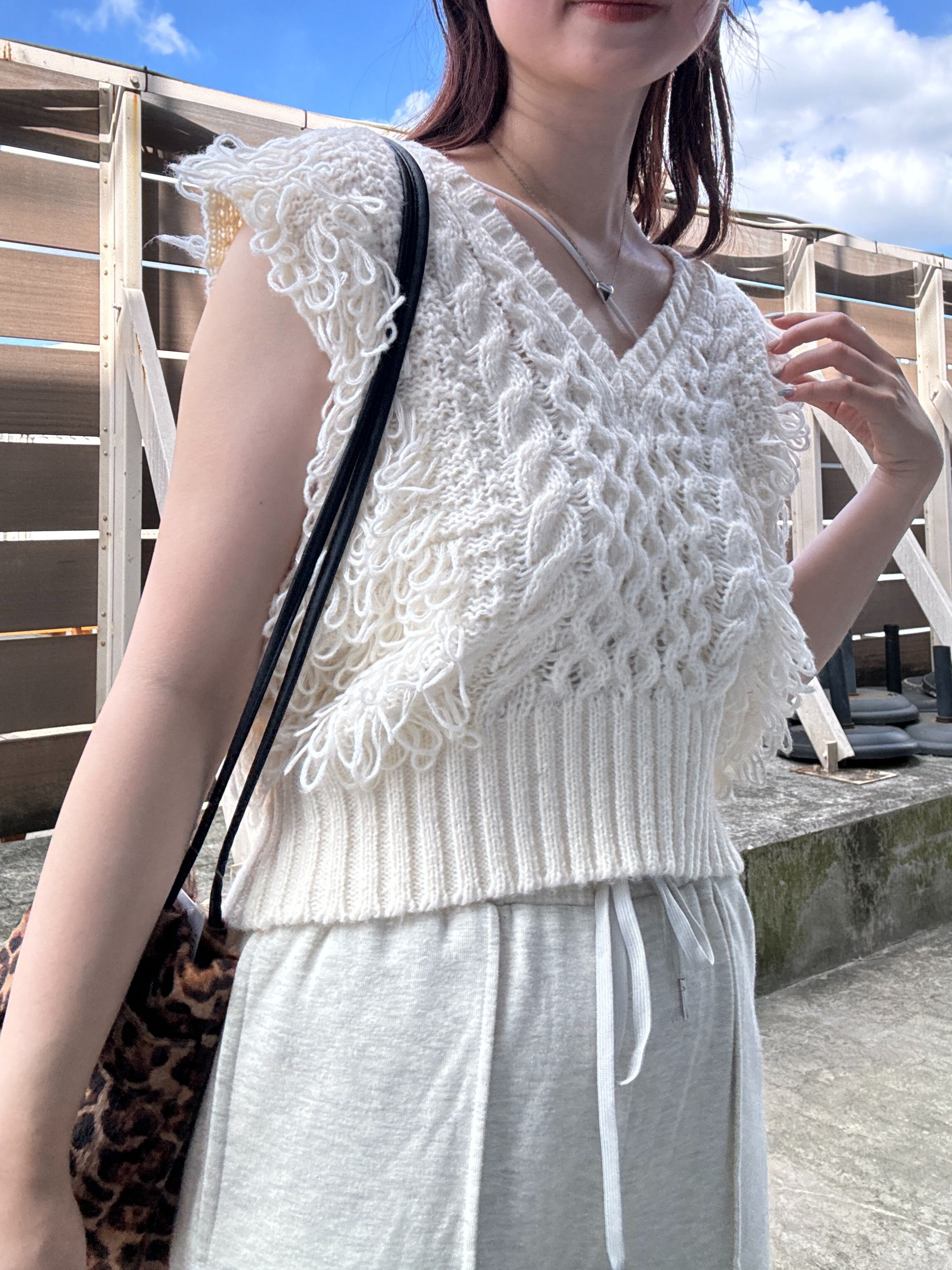 VIS「【WEB/一部店舗限定】編地切り替えフリンジループニットベスト」|ベスト・ジレ|