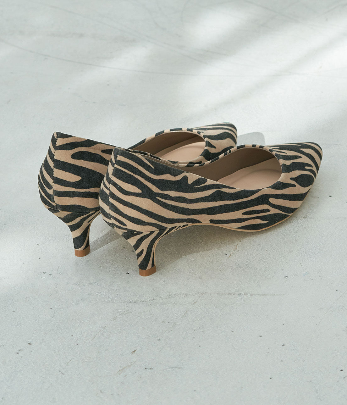 ROPE PICNIC PASSAGE「【WEB限定カラー:ゼブラ】ポインテッドトゥプレーンパンプス」|パンプス|