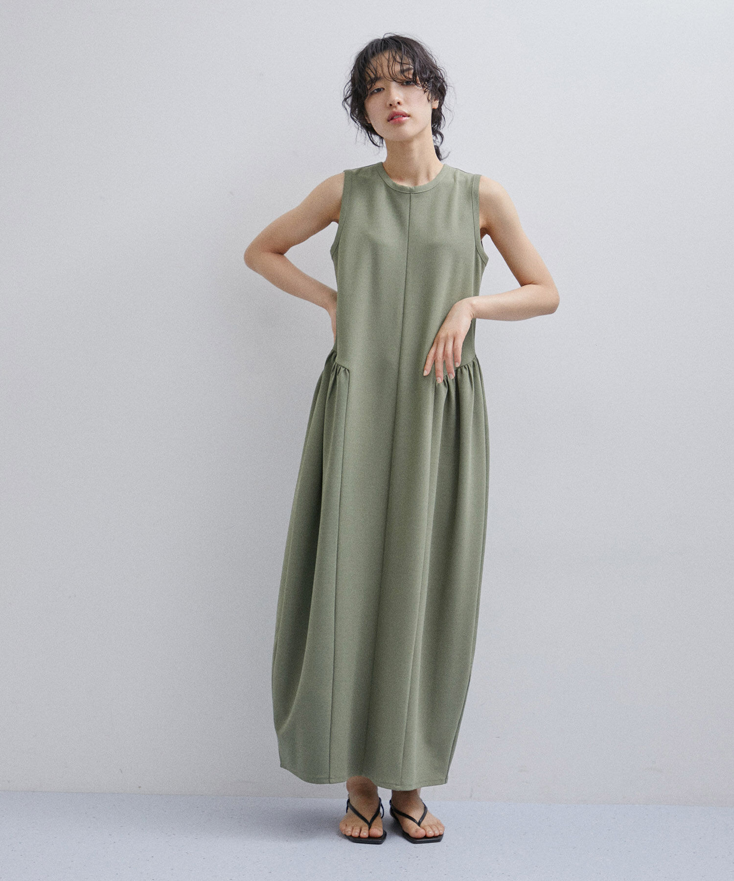 ADAM ET ROPE'「サイドギャザーカットワンピース」|ワンピース|