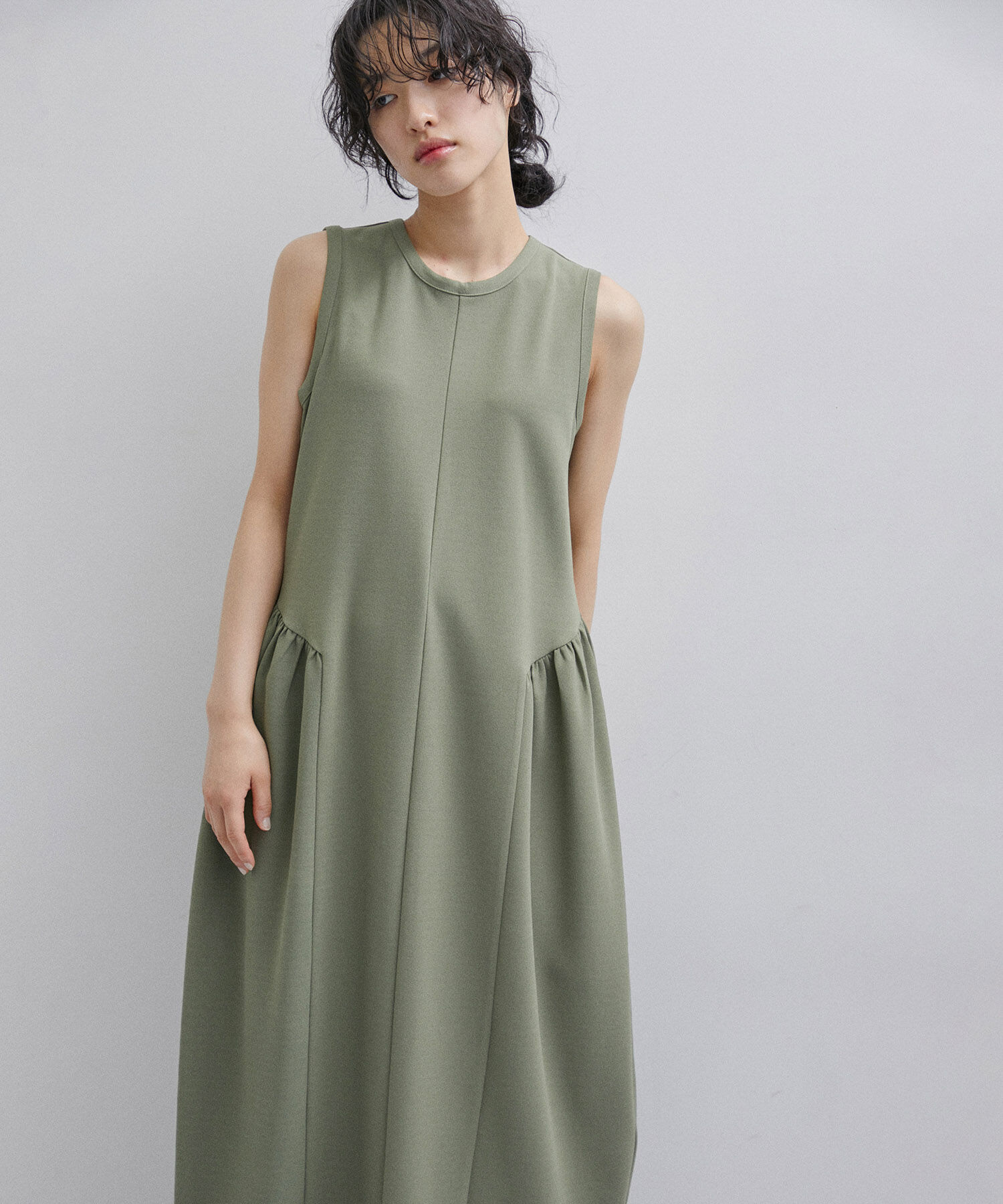 ADAM ET ROPE'「サイドギャザーカットワンピース」|ワンピース|