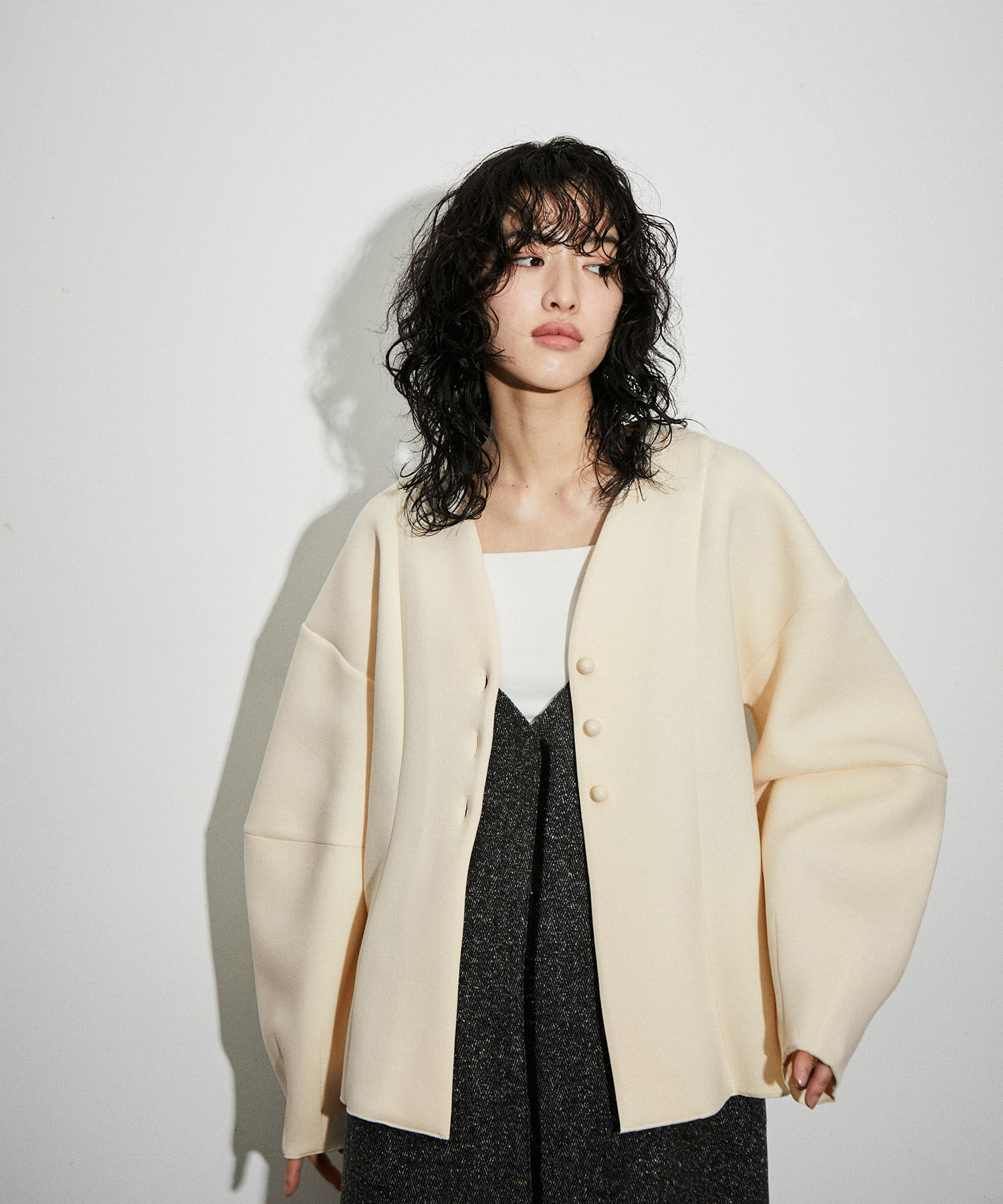 ADAM ET ROPE'「ペプラムダンボールカーディガン」|カーディガン|