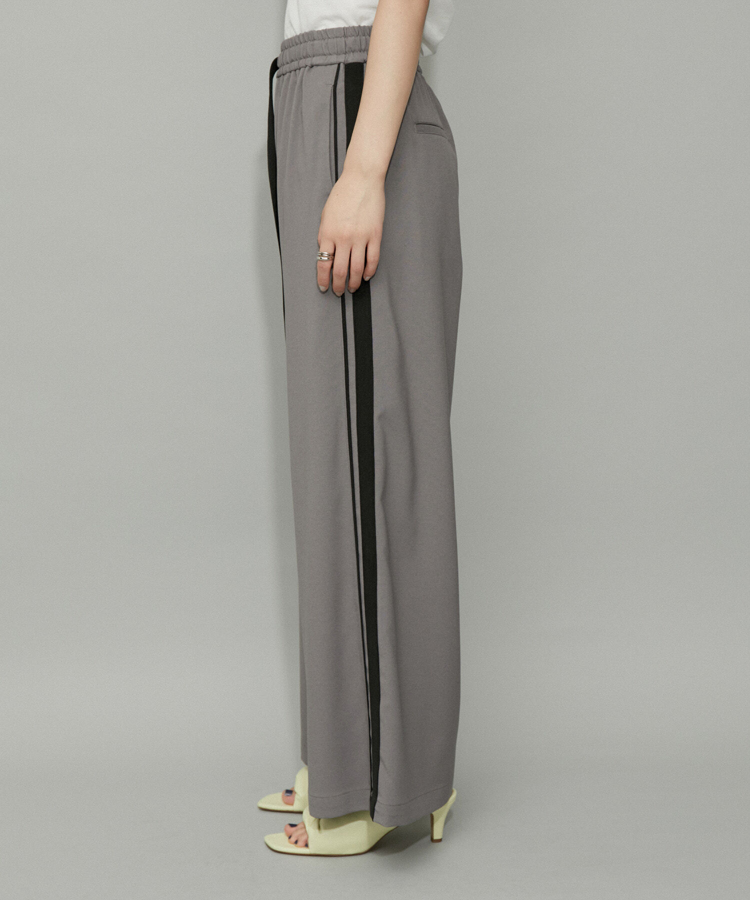 ADAM ET ROPE'「【再入荷・WEB限定・サステナブル・接触冷感・防シワ】サイドラインパンツ」|その他|