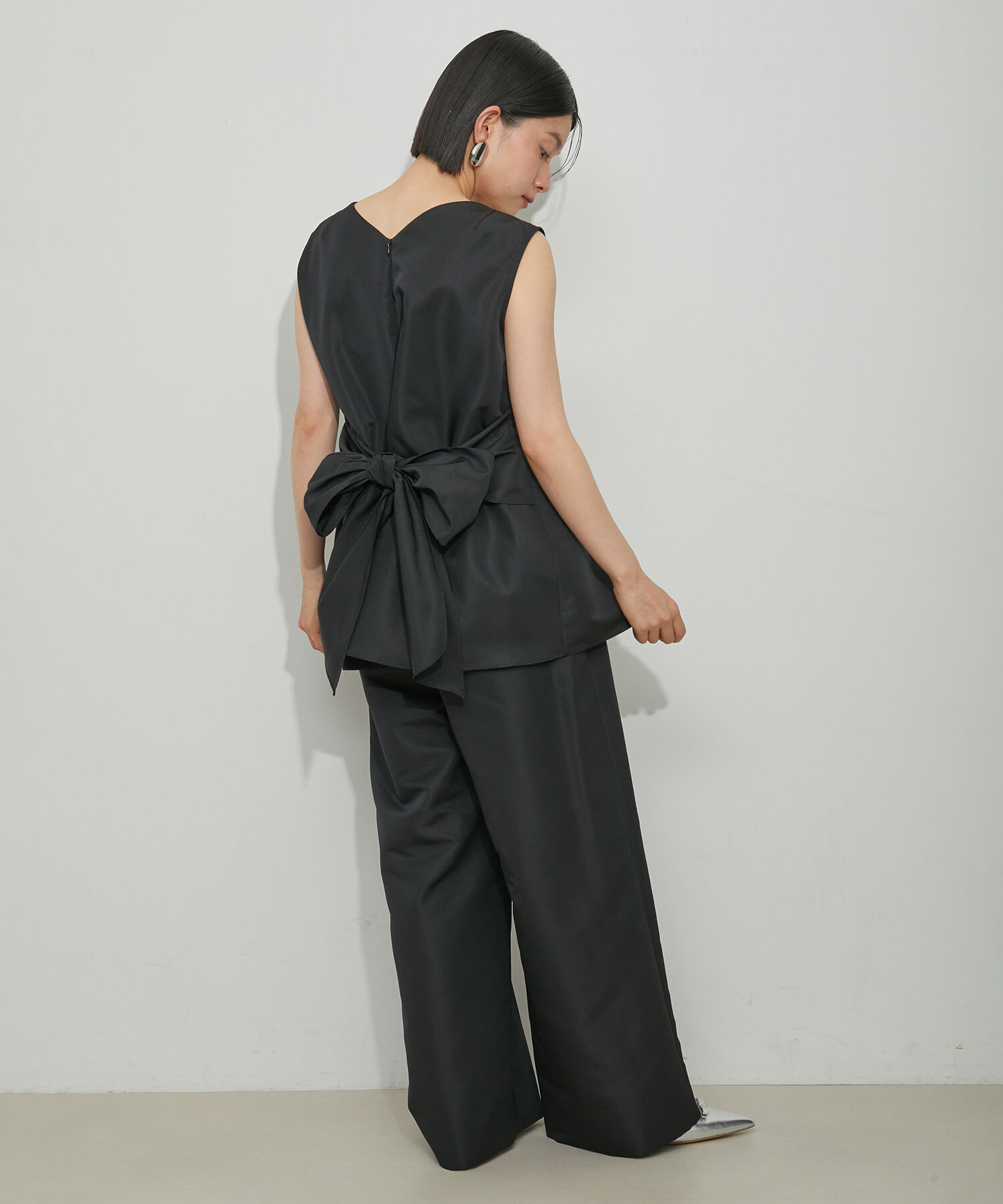 ADAM ET ROPE'「【WEB限定】【troisiemeCHACO for ADAM ET ROPE'】BACK RIBBON SETUP 」|スーツ|ブラック(01)