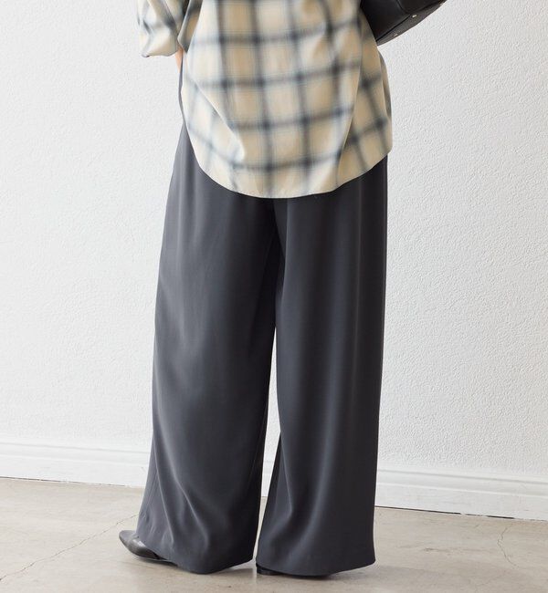  「【ウォッシャブル】【シーズンレスで使える】タックワイドスラックス」|チノ|