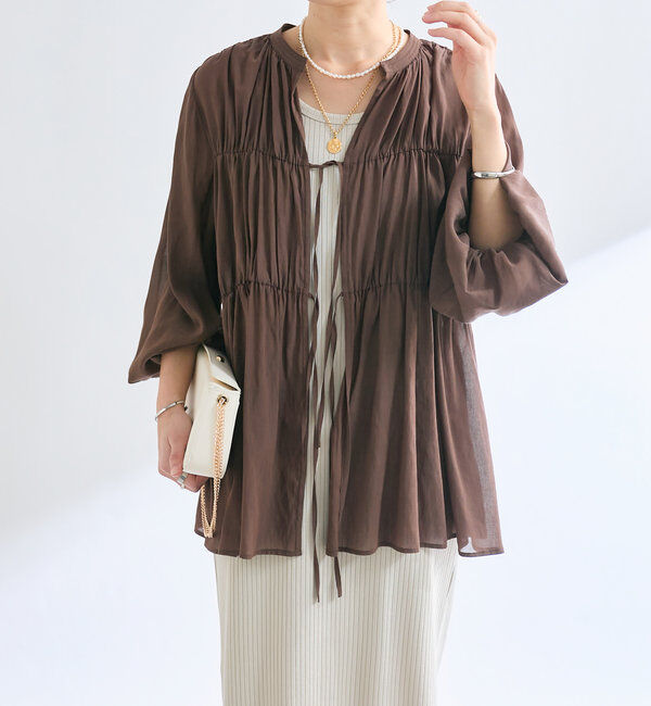  「【一枚でも羽織でも活躍！】ギャザーストリングブラウス」|シャツ・ブラウス|ブラウン