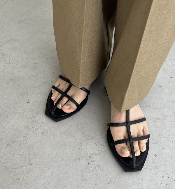  「Tストラップフラットサンダル」|サンダル|