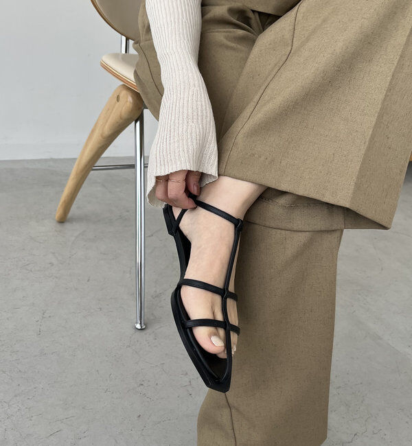  「Tストラップフラットサンダル」|サンダル|