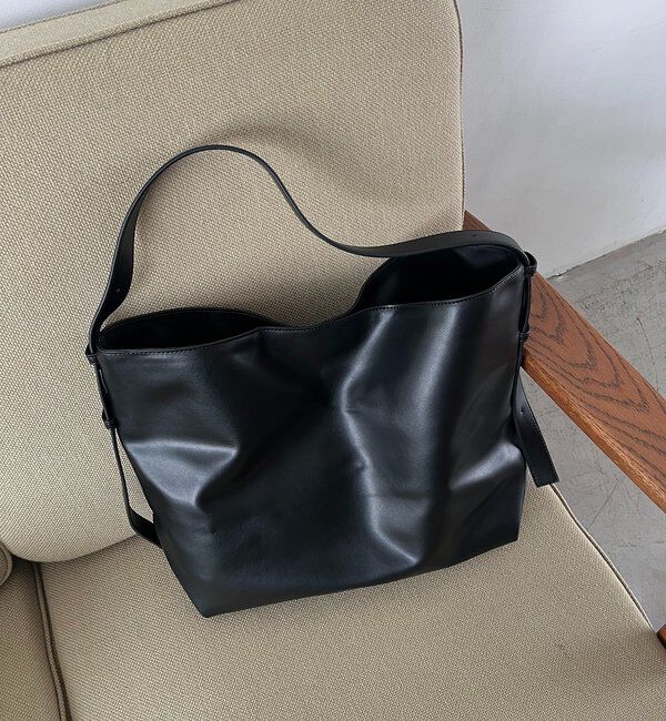  「【WEB限定カラー・ブラック/大容量】2WAYワンハンドルバッグ」|トートバッグ|