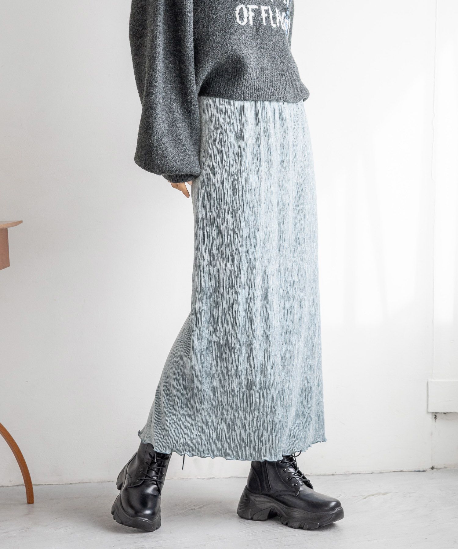 LOWRYS FARM「シャイニーベロアタイトスカート」|スカート|ブルー５