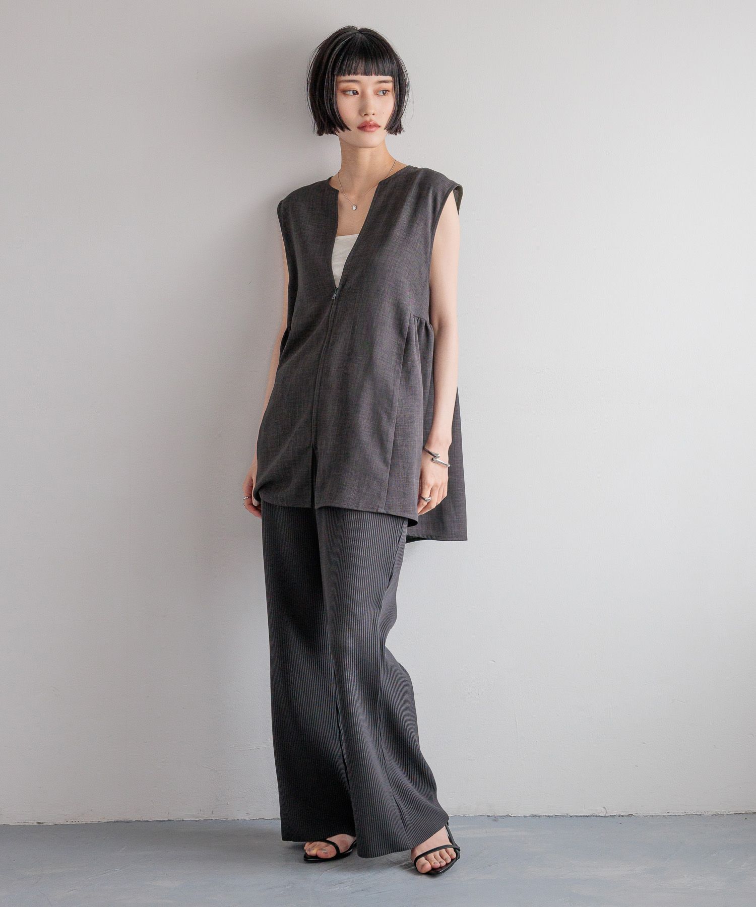 LOWRYS FARM「カットリブセミフレアパンツ」|チノ|