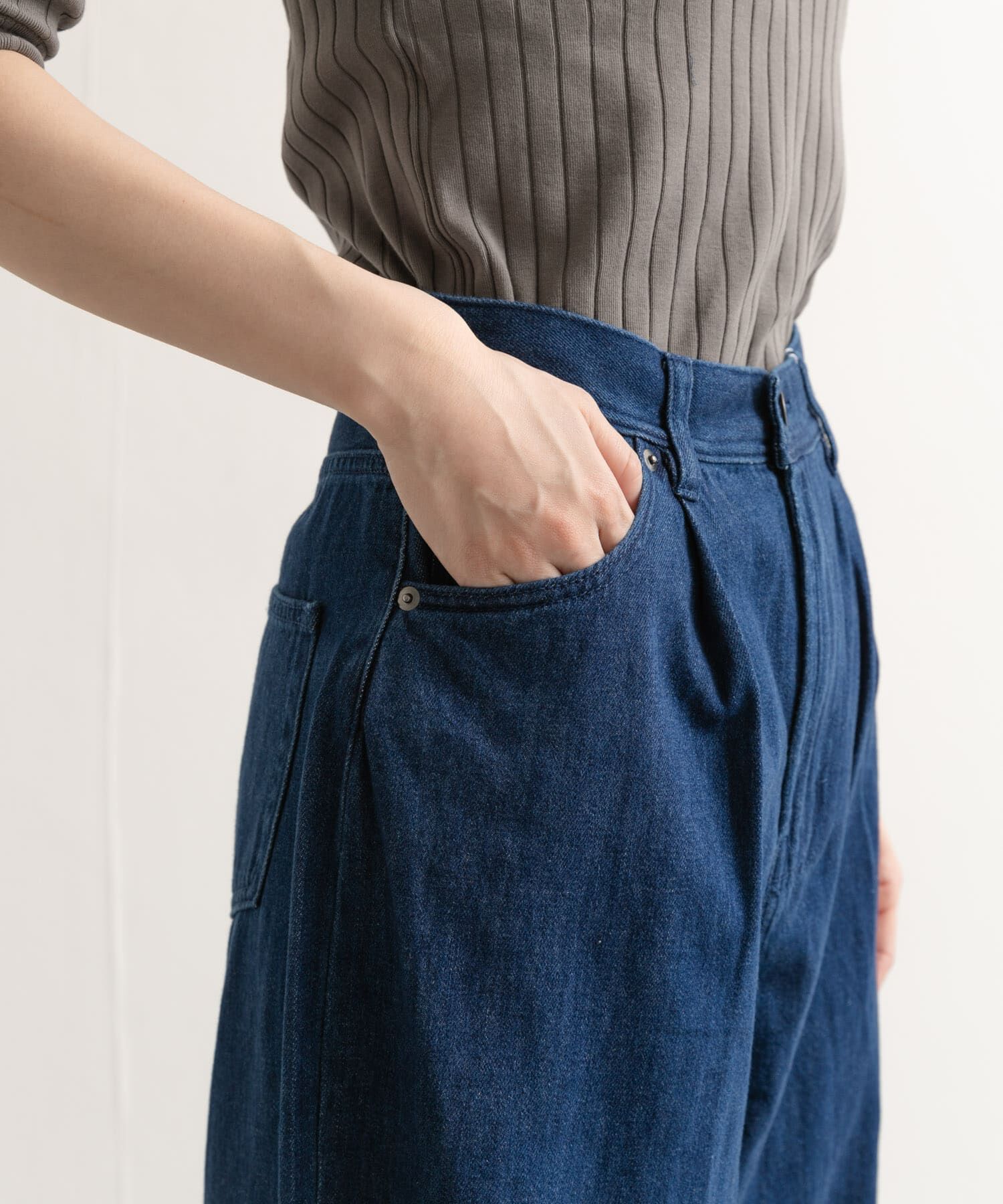 URBAN RESEARCH DOORS「Denim Tuck Wide Pants」|デニム|