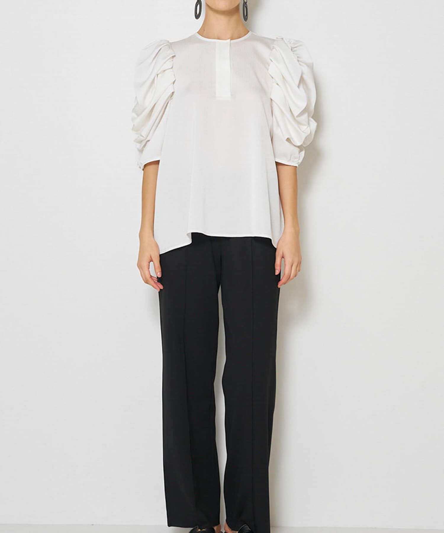 URBAN RESEARCH ROSSO「Mewl　ボリュームパフスリーブブラウス」|シャツ・ブラウス|