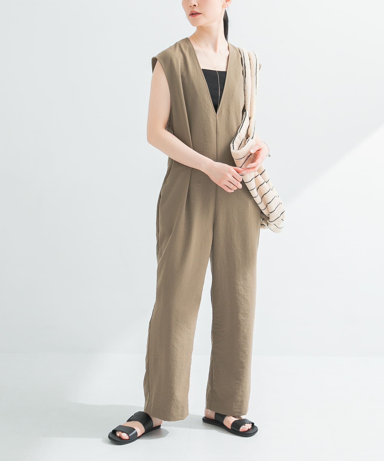 URBAN RESEARCH「『2サイズ展開』リネンライク深Vネックオールインワン」|スカート|