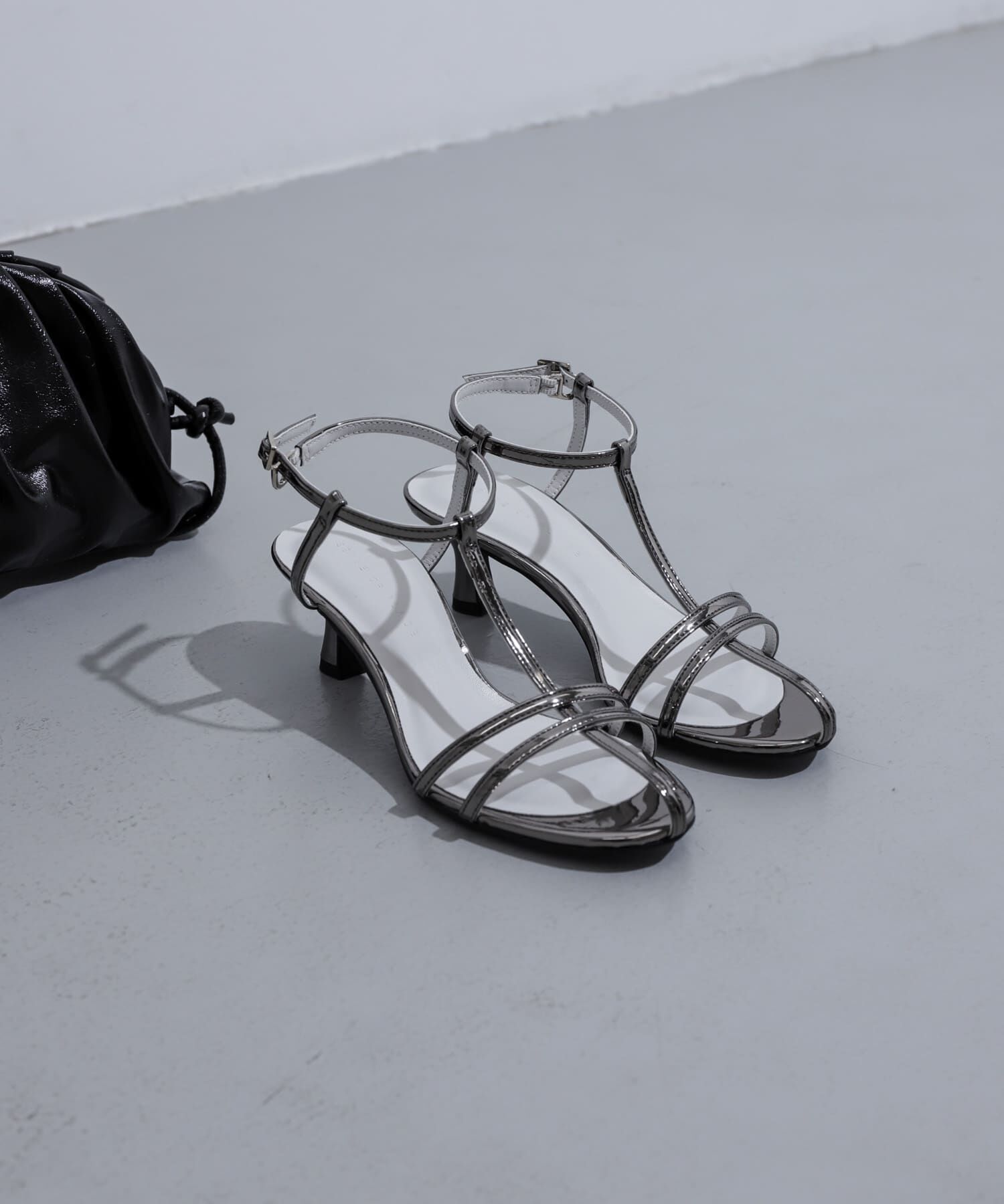 SENSE OF PLACE by URBAN RESEARCH「エナメルストラップサンダル」|サンダル|