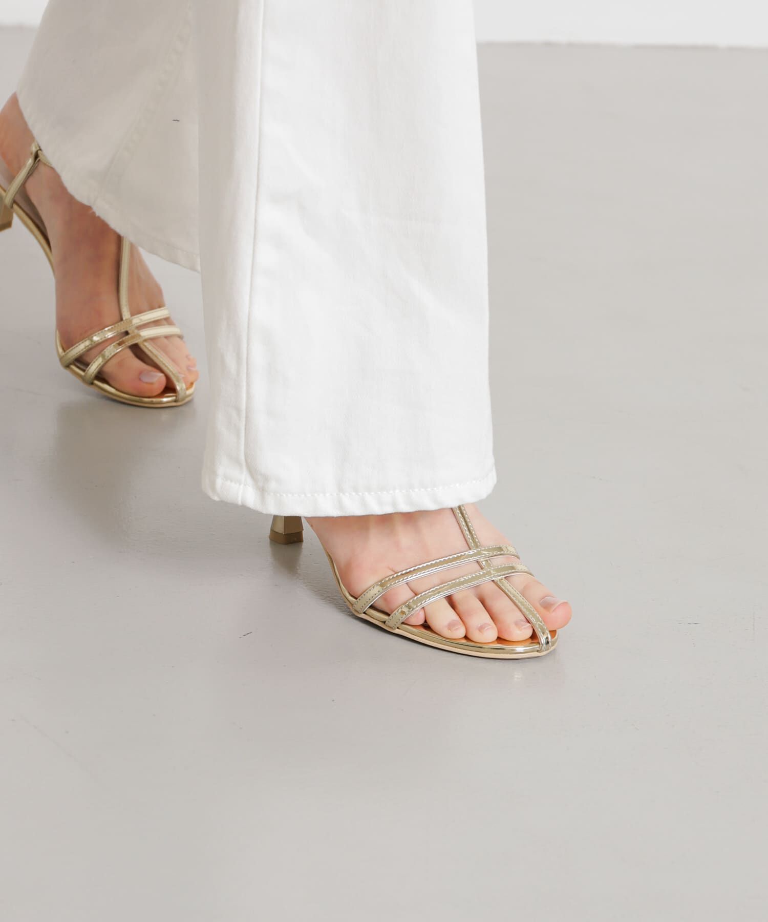 SENSE OF PLACE by URBAN RESEARCH「エナメルストラップサンダル」|サンダル|