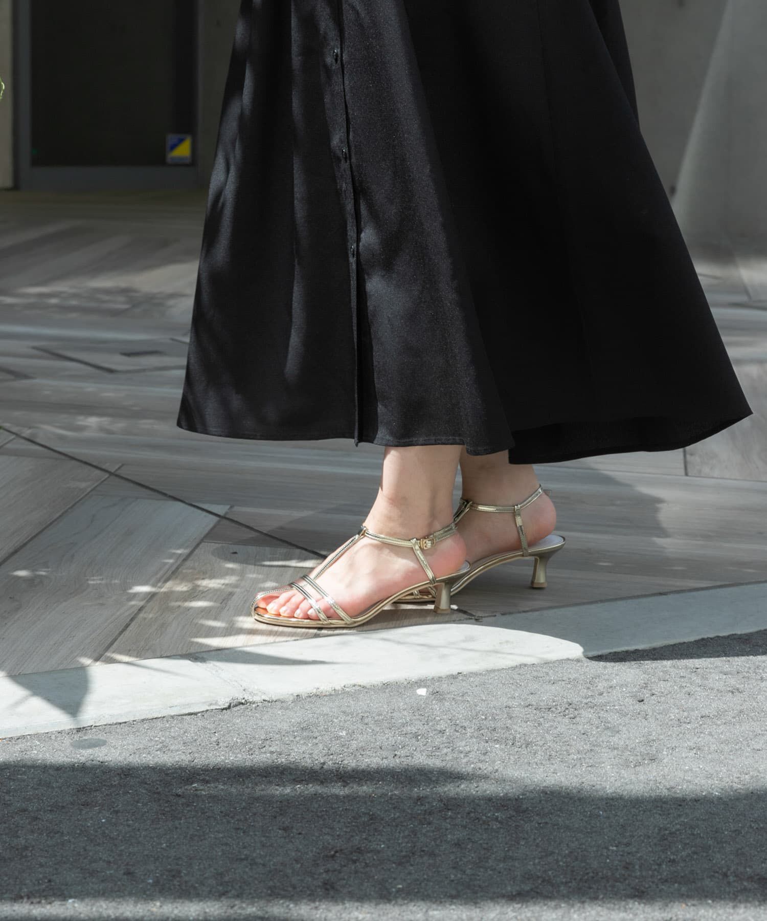 SENSE OF PLACE by URBAN RESEARCH「エナメルストラップサンダル」|サンダル|