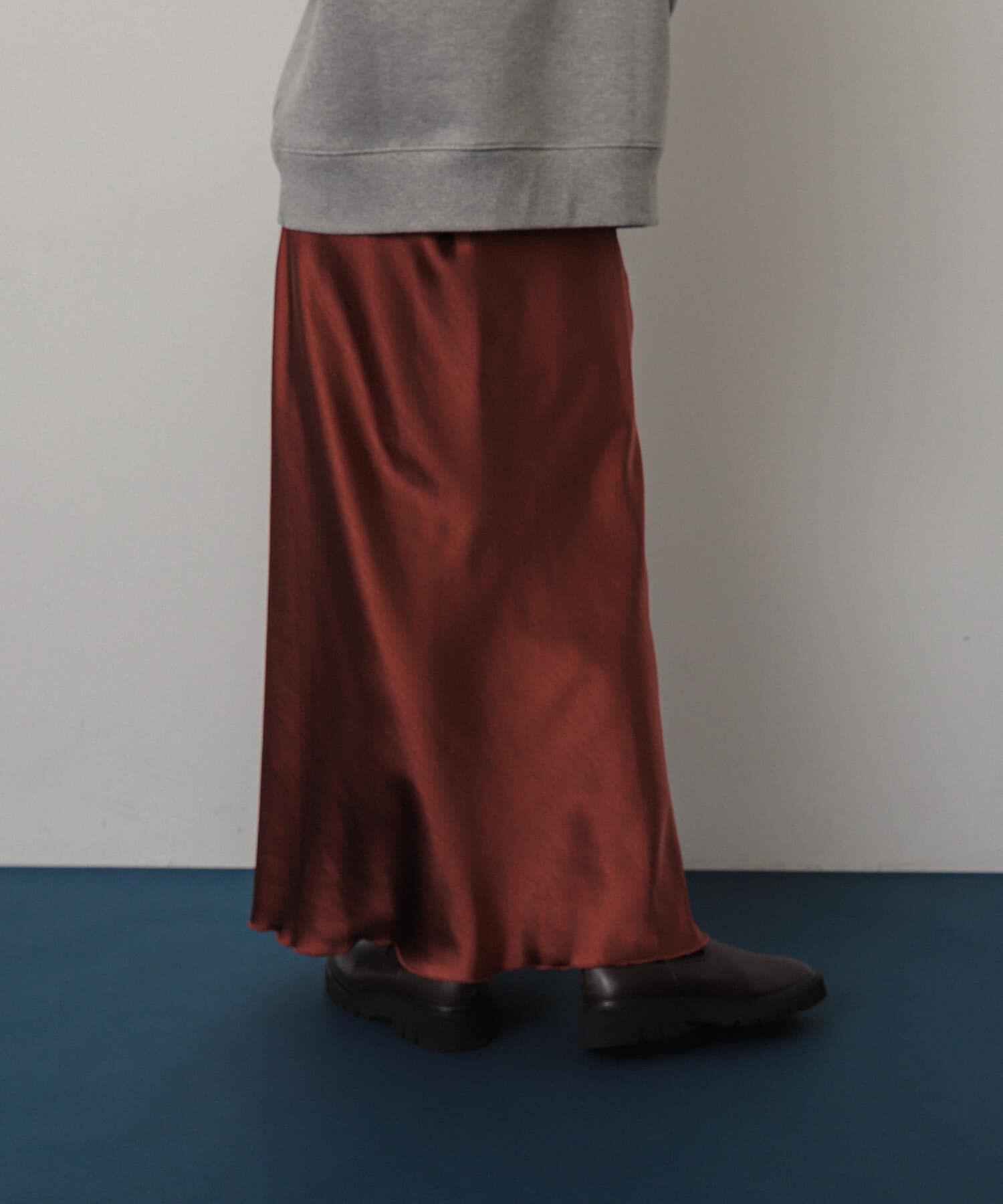 SENSE OF PLACE by URBAN RESEARCH「『WEB/一部店舗限定サイズ』ナローサテンスカート」|スカート|