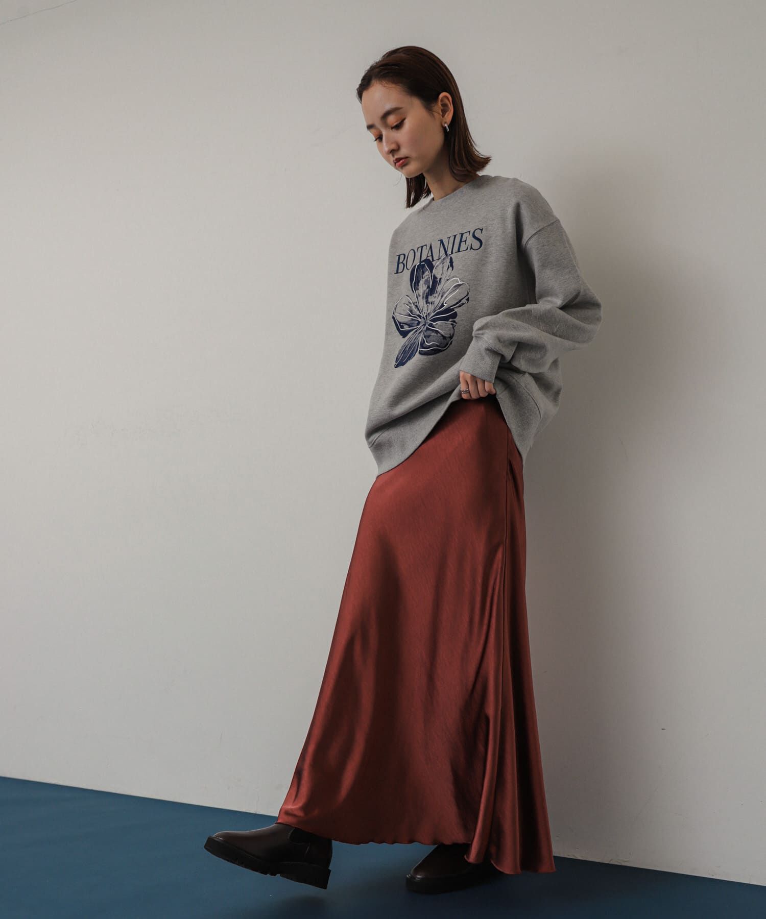 SENSE OF PLACE by URBAN RESEARCH「『WEB/一部店舗限定サイズ』ナローサテンスカート」|スカート|