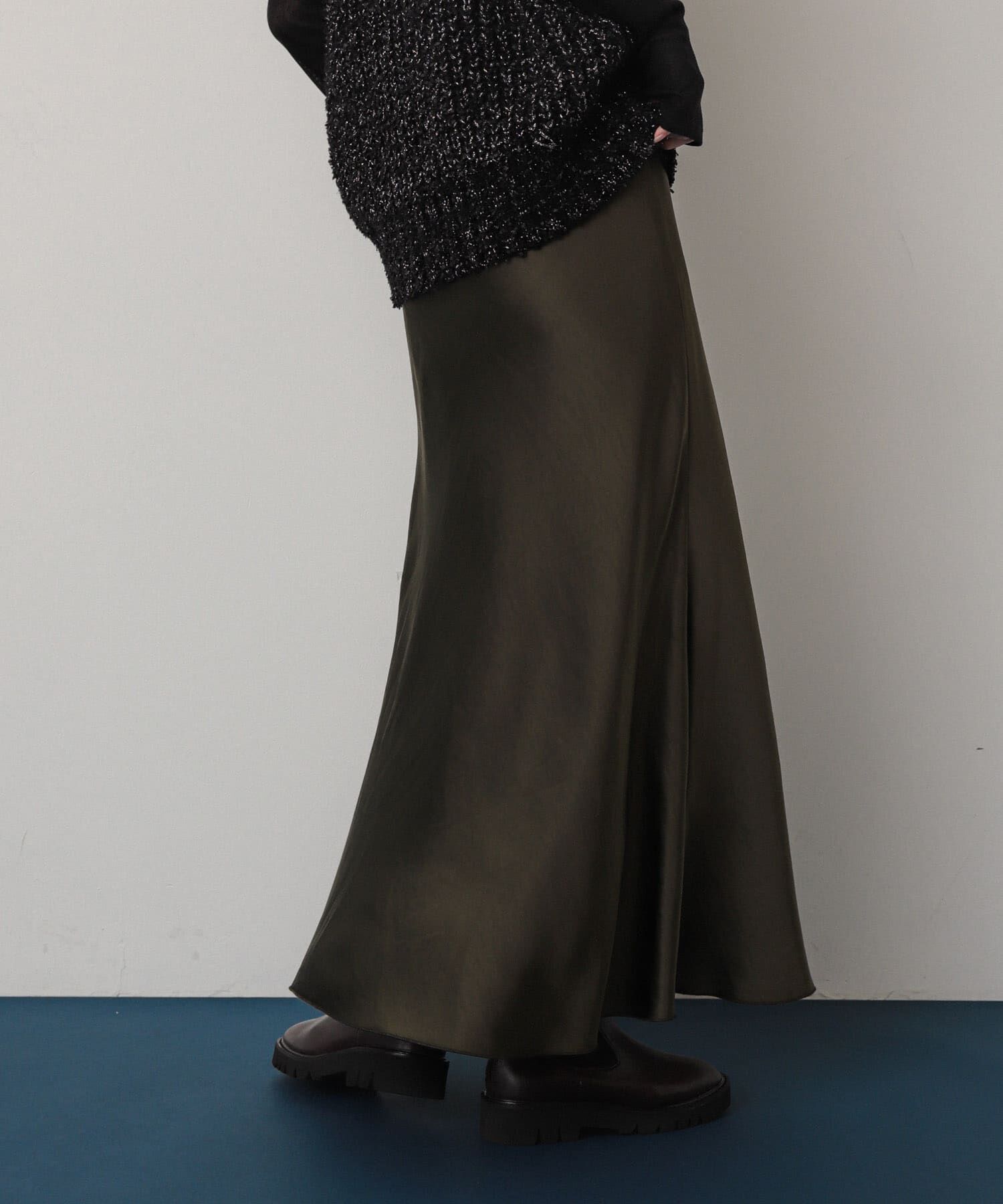 SENSE OF PLACE by URBAN RESEARCH「『WEB/一部店舗限定サイズ』ナローサテンスカート」|スカート|