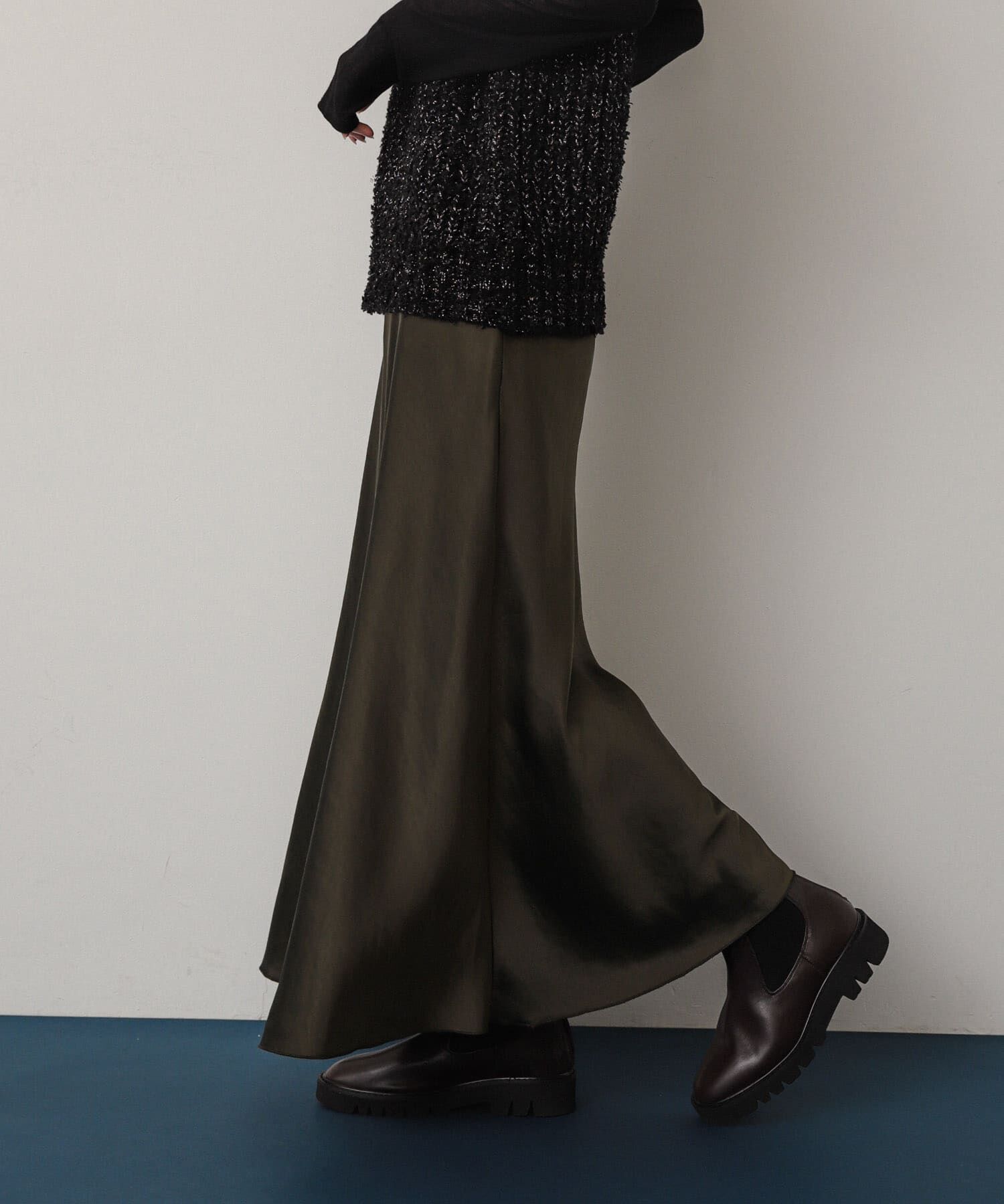 SENSE OF PLACE by URBAN RESEARCH「『WEB/一部店舗限定サイズ』ナローサテンスカート」|スカート|