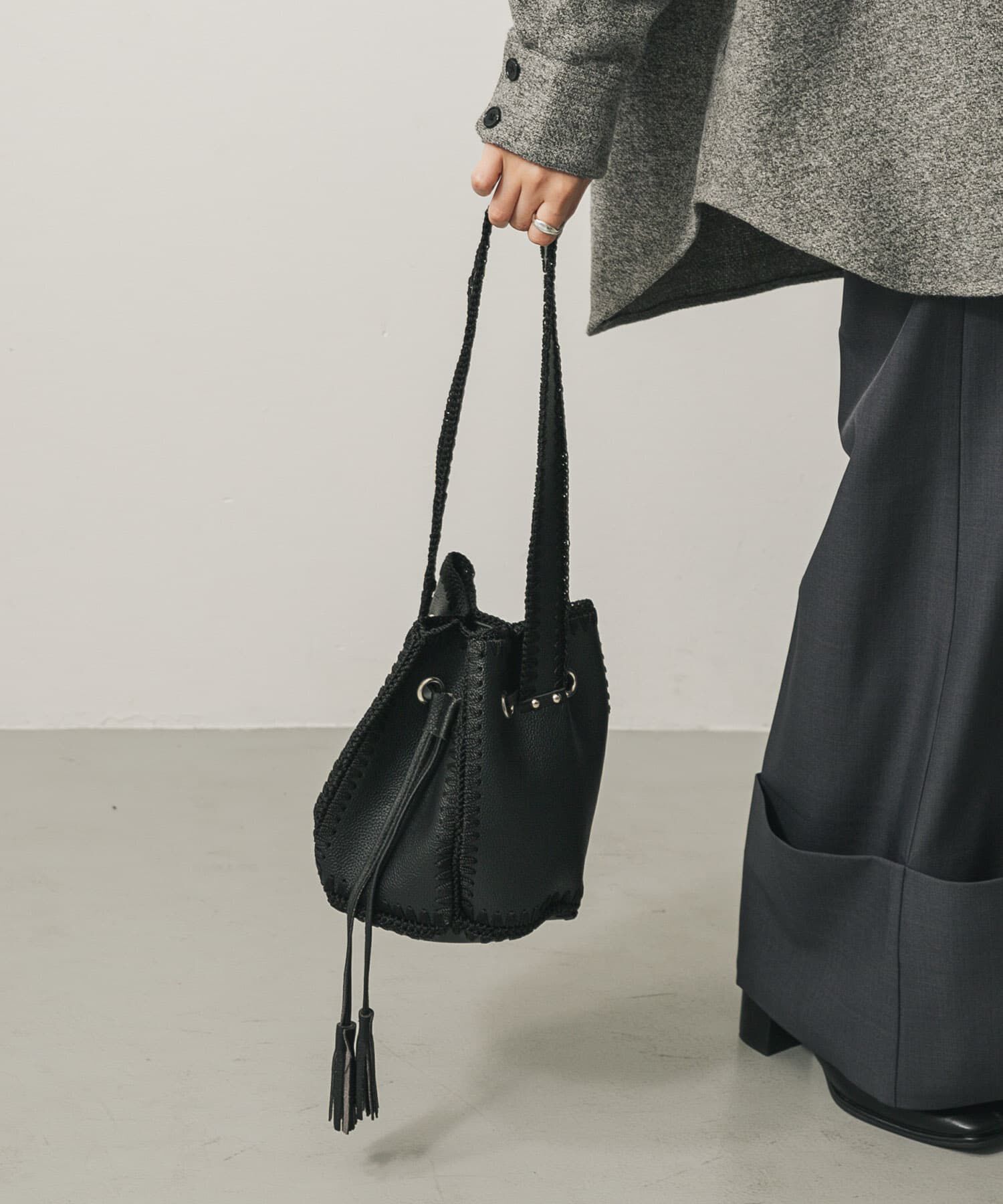 SENSE OF PLACE by URBAN RESEARCH「エンブロイダリーキンチャクバッグ」|その他|ブラック