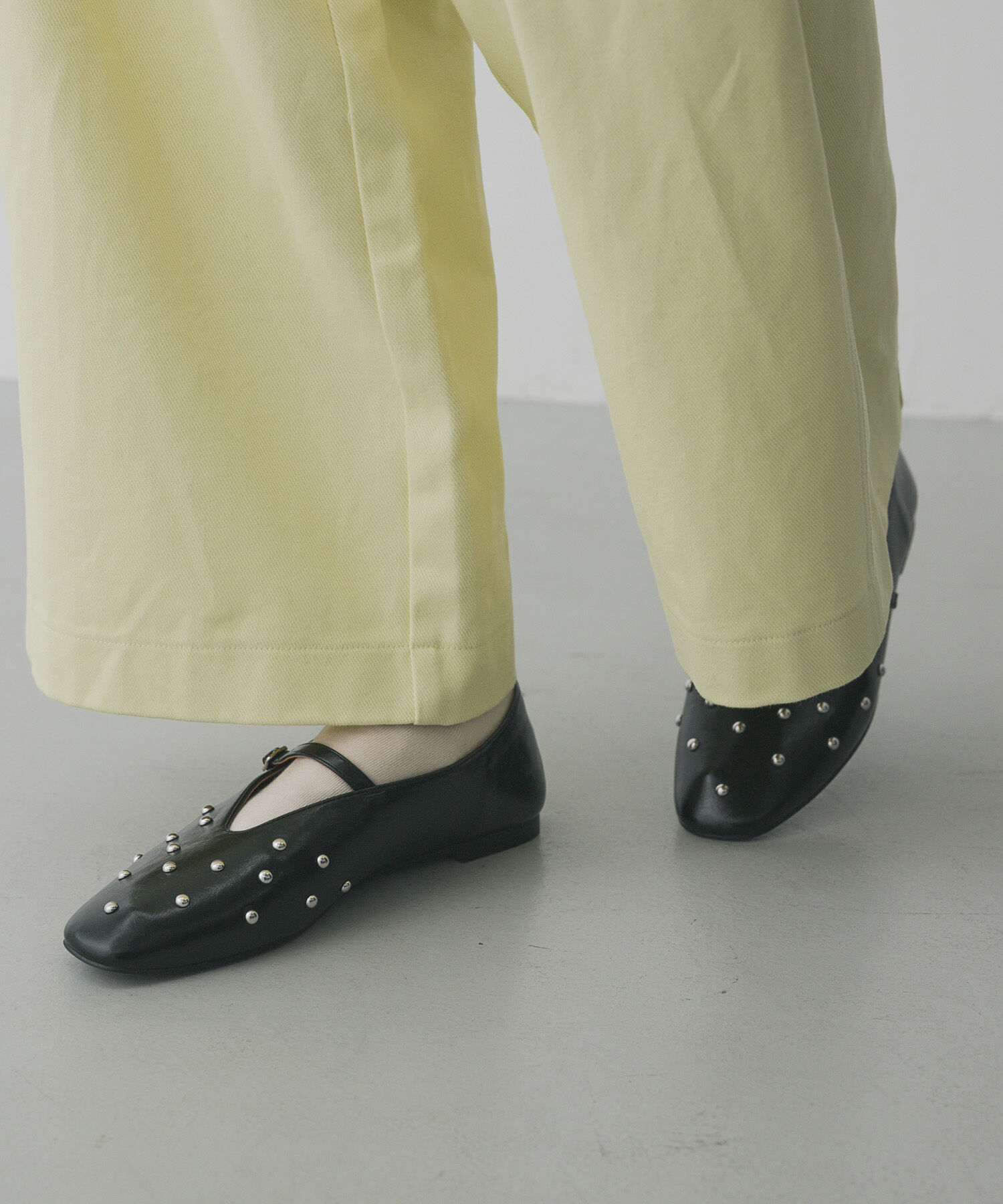 SENSE OF PLACE by URBAN RESEARCH「スタッズフラットシューズ」|パンプス|